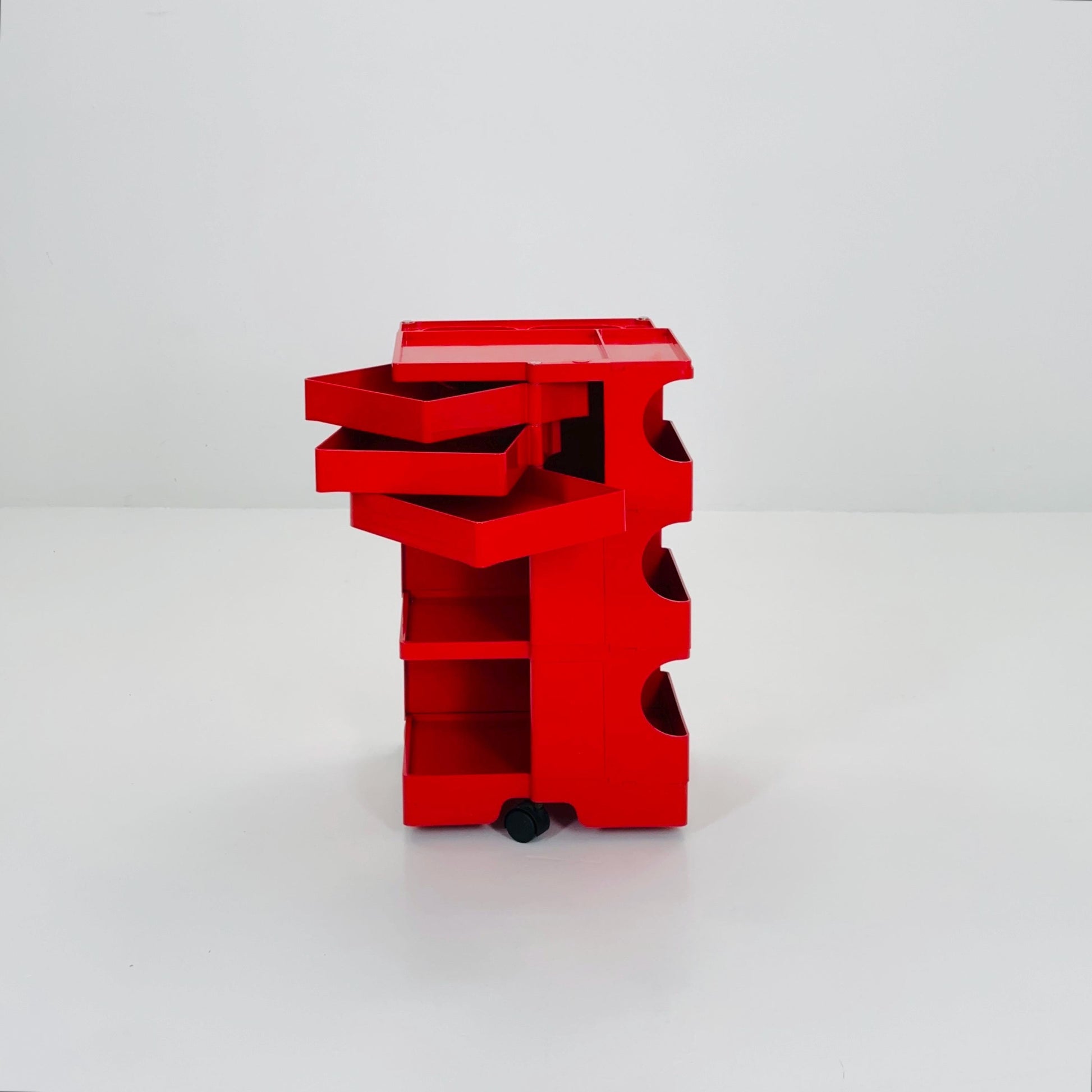 Rare Space Age red Boby storage trolley by Joe Colombo for Bieffeplast Italy 1970s