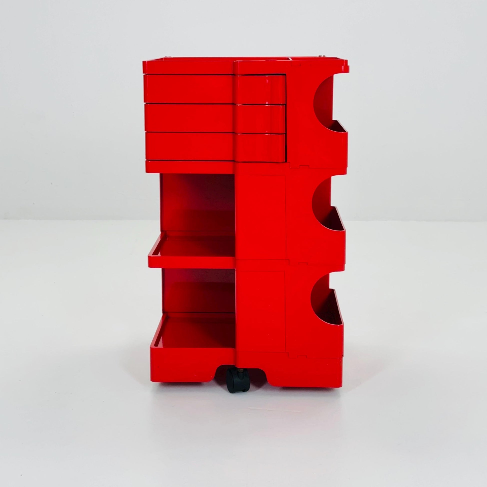 Rare Space Age red Boby storage trolley by Joe Colombo for Bieffeplast Italy 1970s