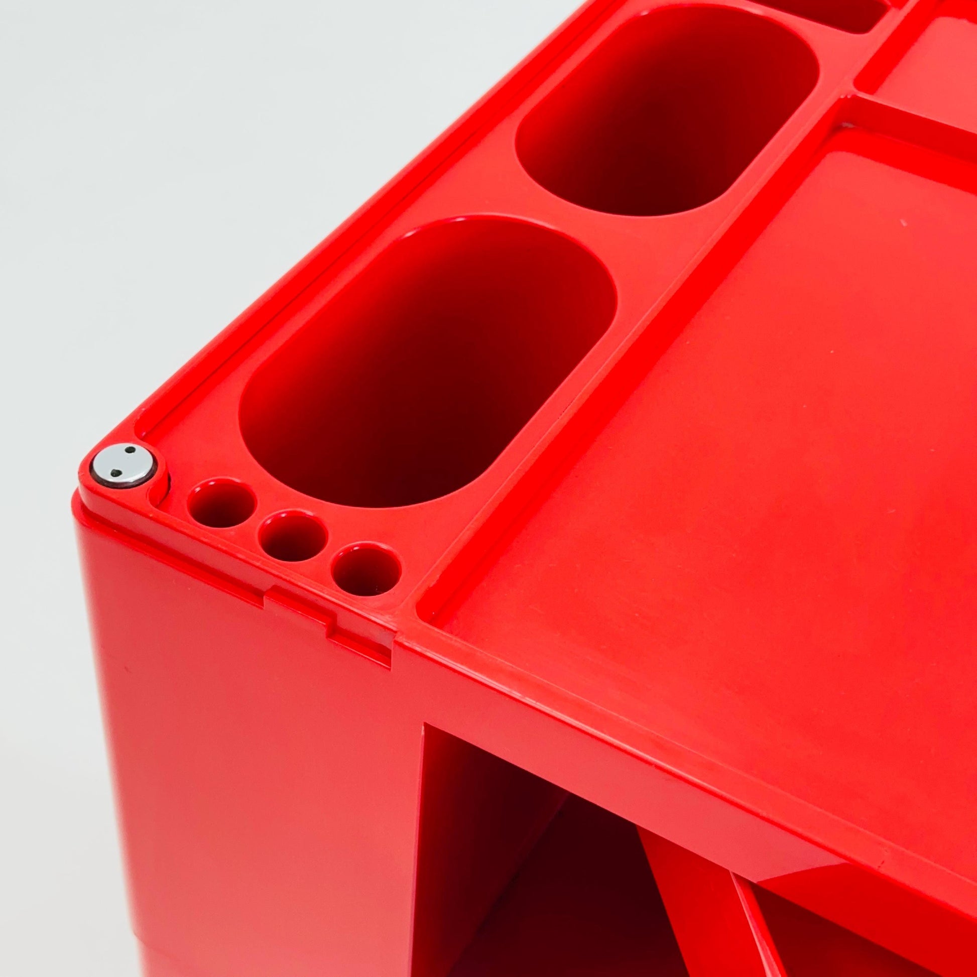 Rare Space Age red Boby storage trolley by Joe Colombo for Bieffeplast Italy 1970s