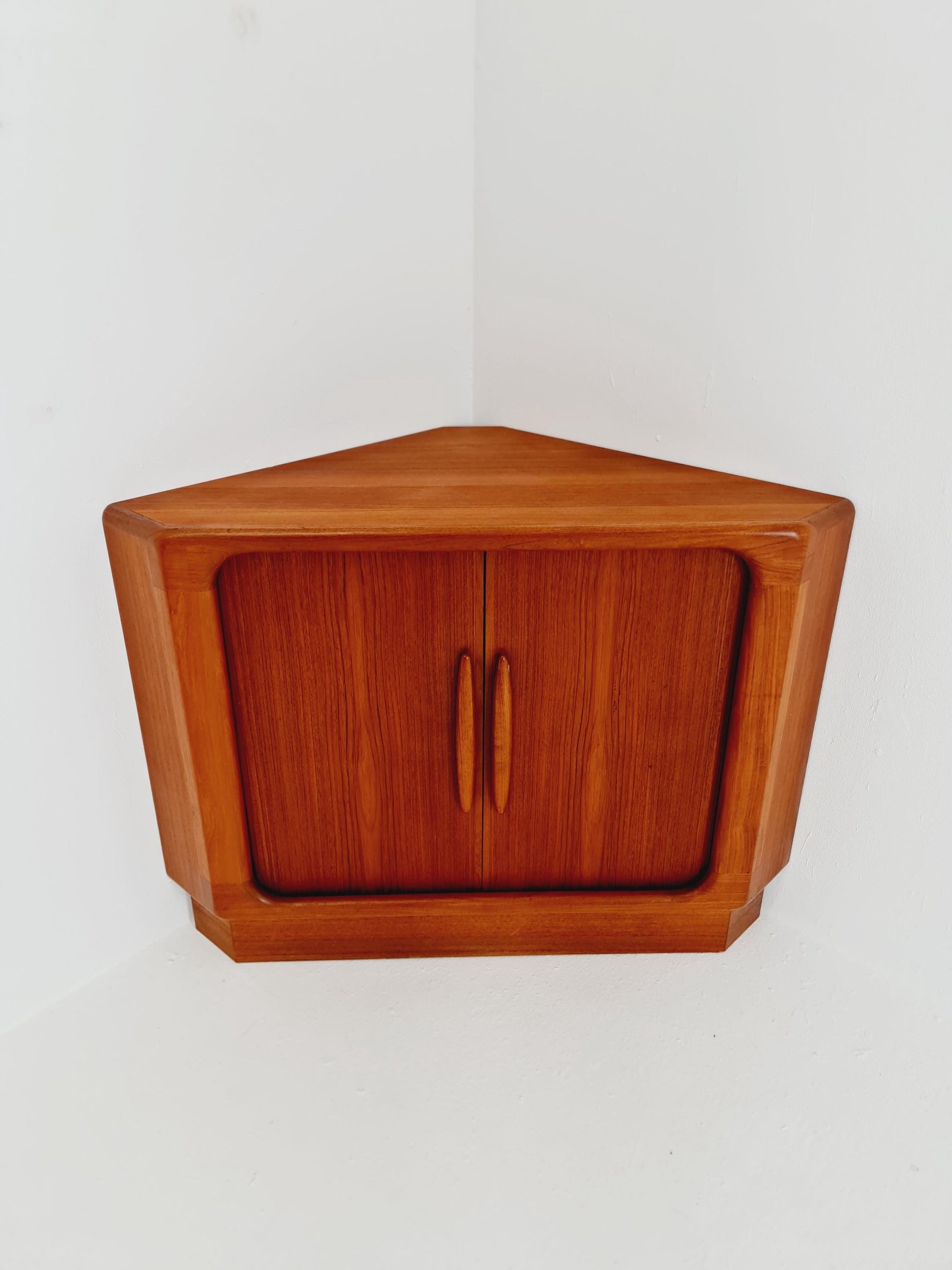 Mid Century Modern danish corner cabinet teak By Dyrlund , 1960s