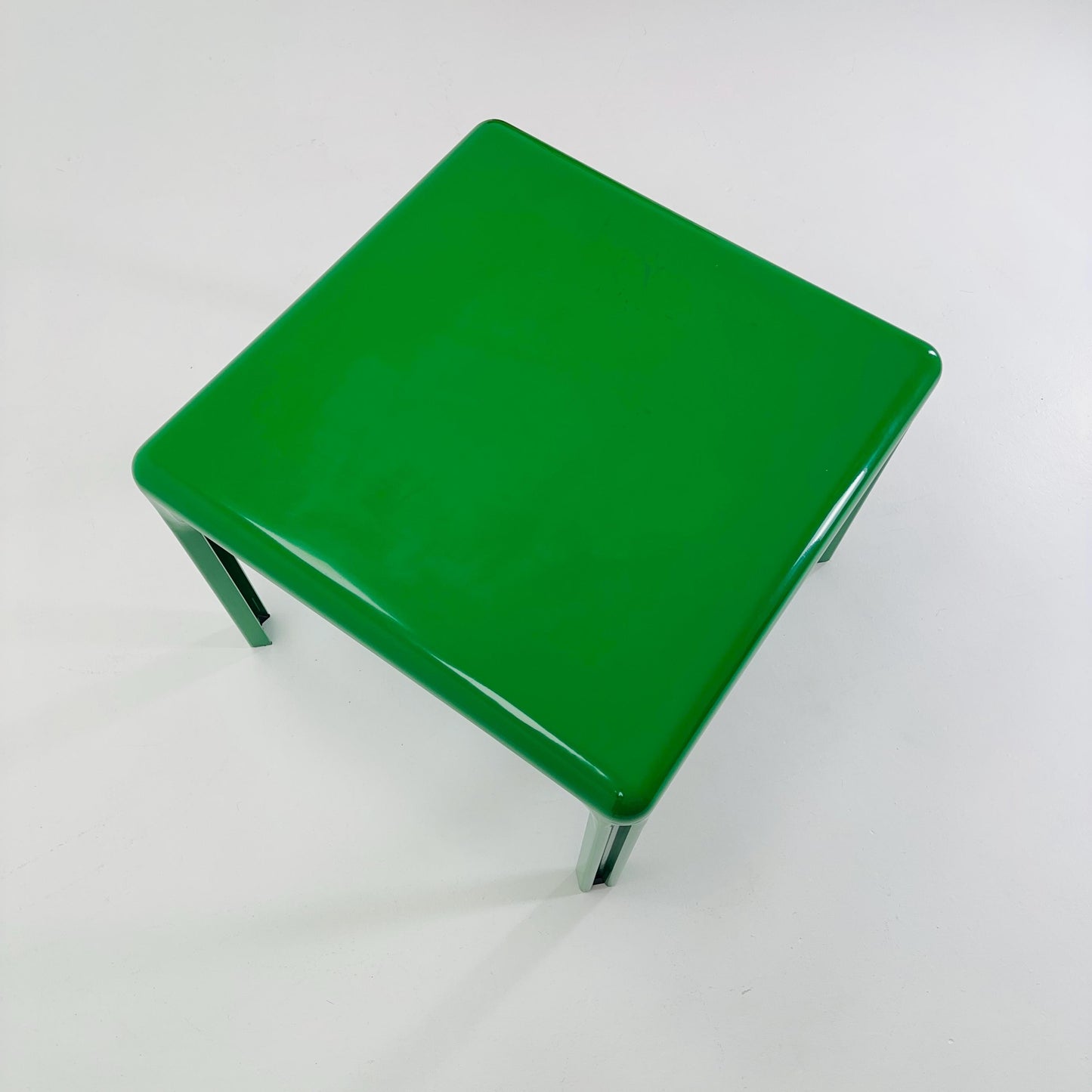 Rare Mid-Century Space Age “Stadio” dining table, Model 100, designed by Italian designer Vico Magistretti for Artemide, Italy, 1970s