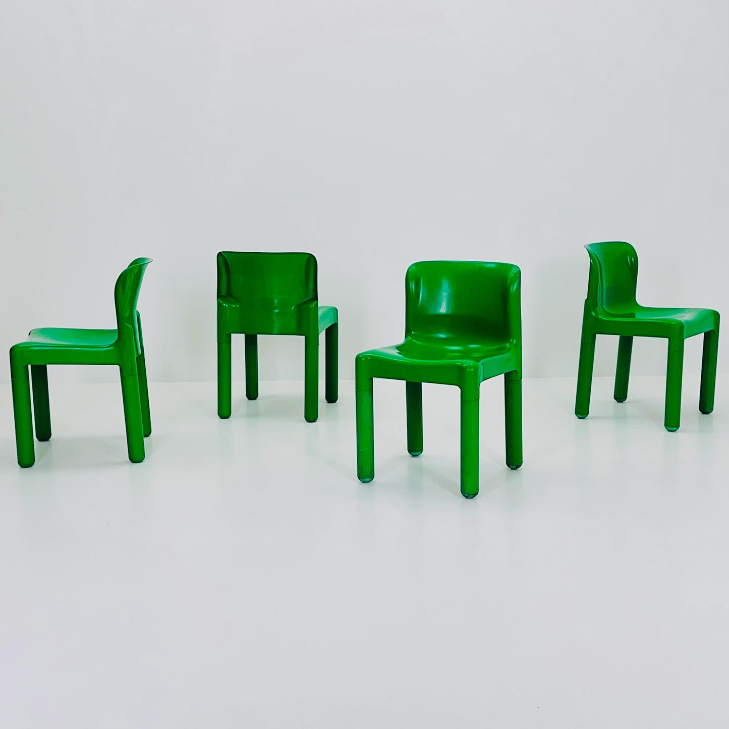 Set of 4 Retro Green 4875 Chairs by Carlo Bartoli for Kartell & Matching Stadio Dining Table by Vico Magistretti for Artemide, Italy, 1970s