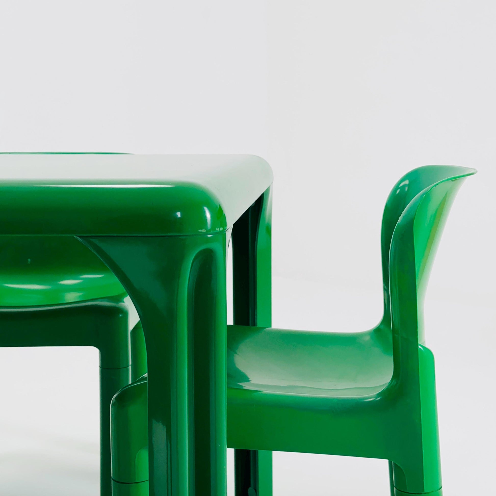 Set of 4 Retro Green 4875 Chairs by Carlo Bartoli for Kartell & Matching Stadio Dining Table by Vico Magistretti for Artemide, Italy, 1970s
