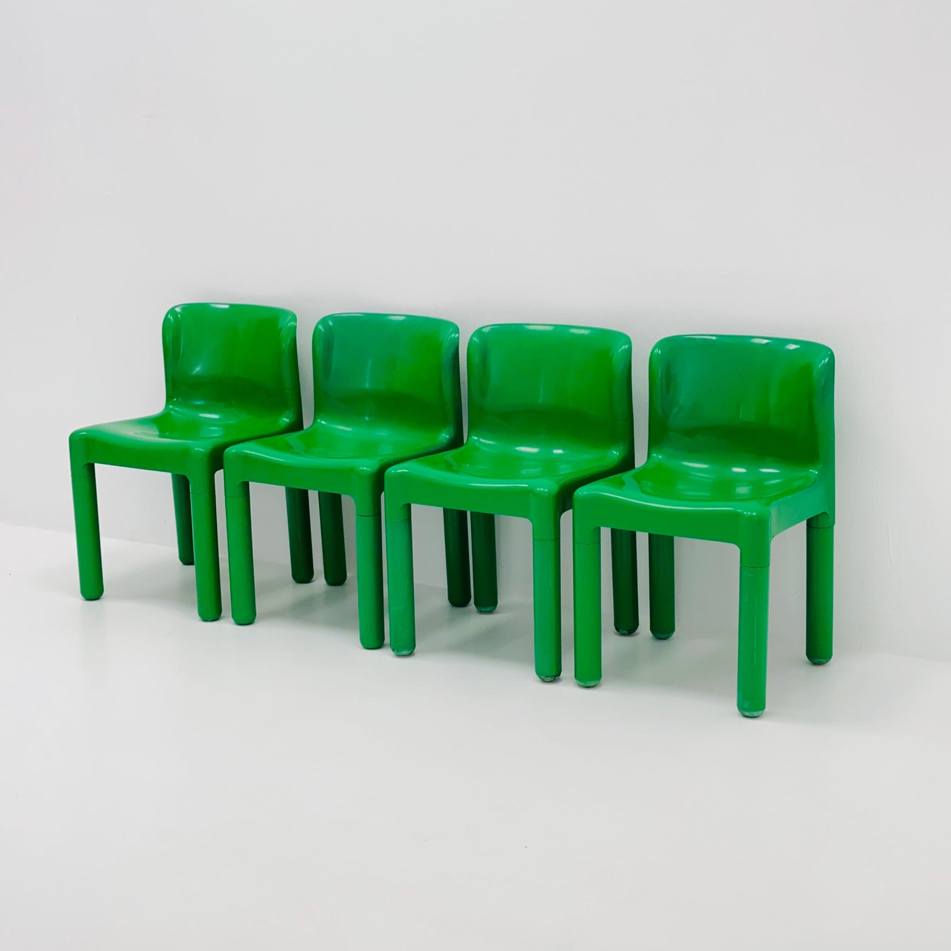 Set of 4 Retro Green 4875 Chairs by Carlo Bartoli for Kartell & Matching Stadio Dining Table by Vico Magistretti for Artemide, Italy, 1970s