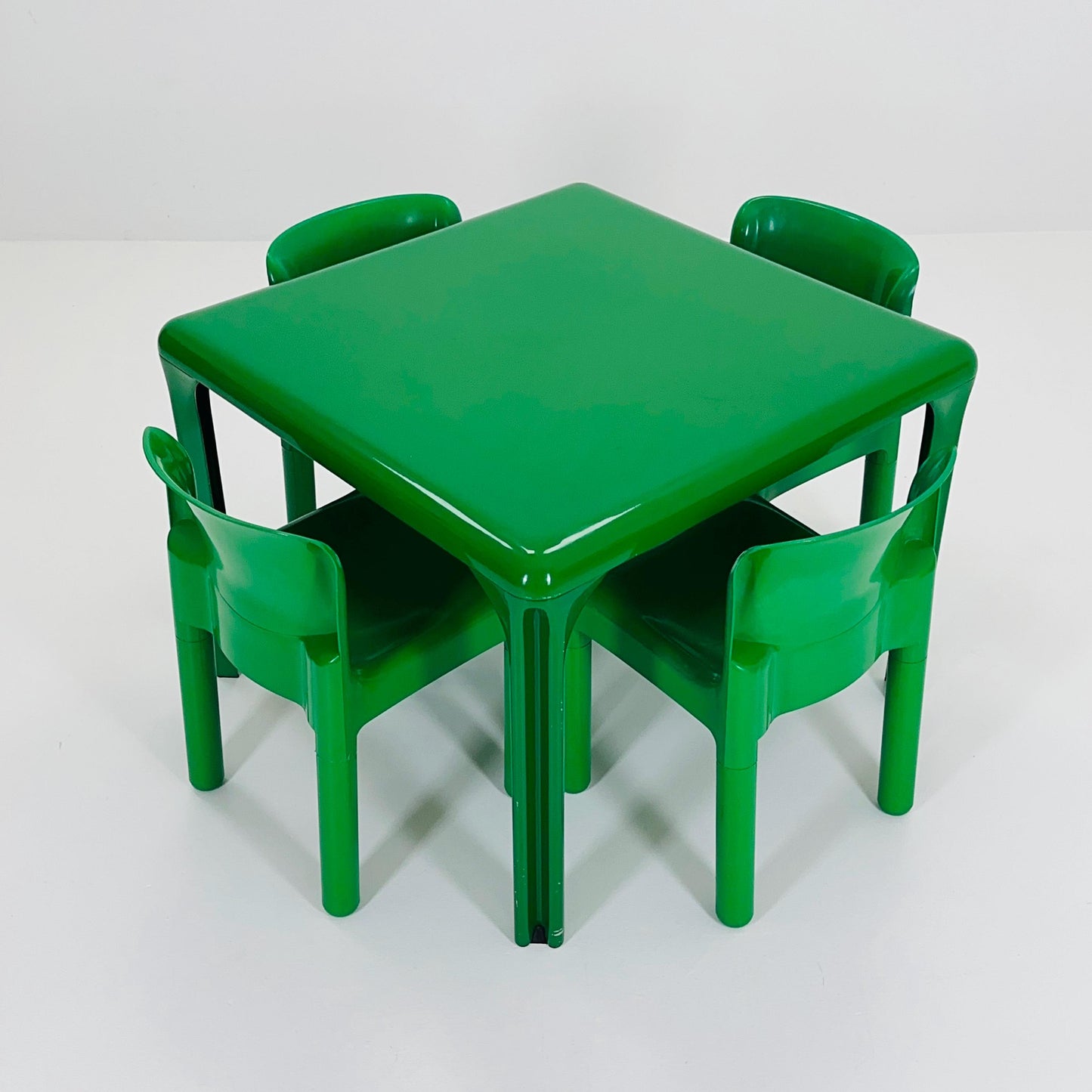 Set of 4 Retro Green 4875 Chairs by Carlo Bartoli for Kartell & Matching Stadio Dining Table by Vico Magistretti for Artemide, Italy, 1970s