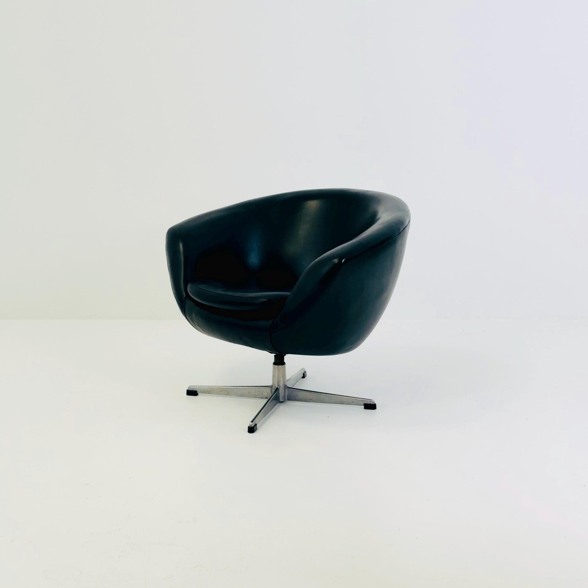 1 of 2 Mid Century Swivel ‘Pod’ Armchair by Overman Sweden, 1960s