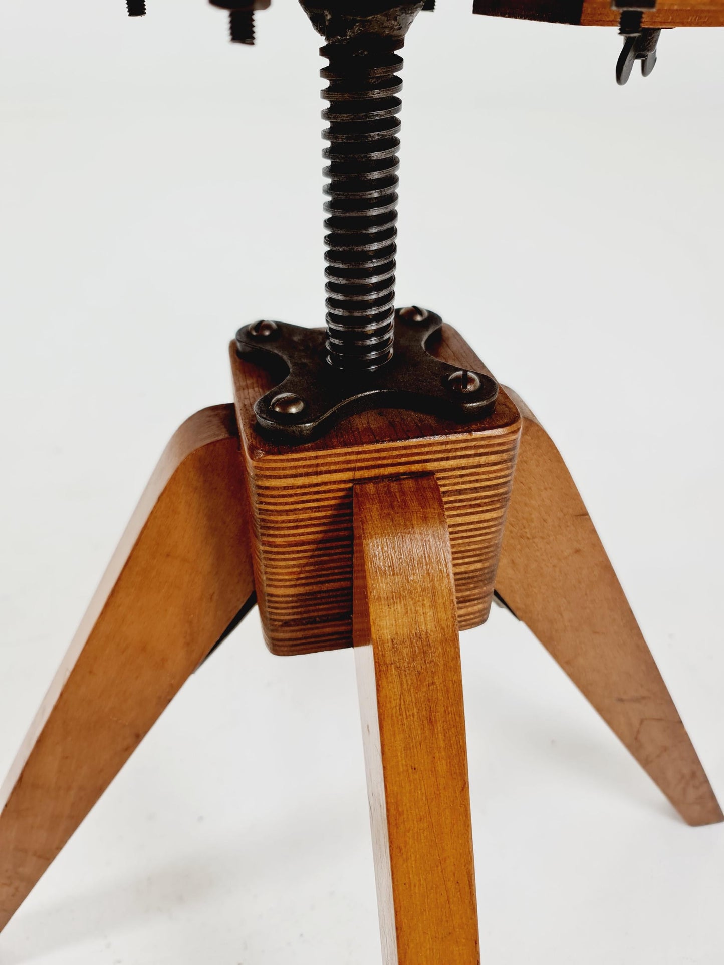 Bauhaus swivel office chair in solid wood By Der FerderDreh 1930s