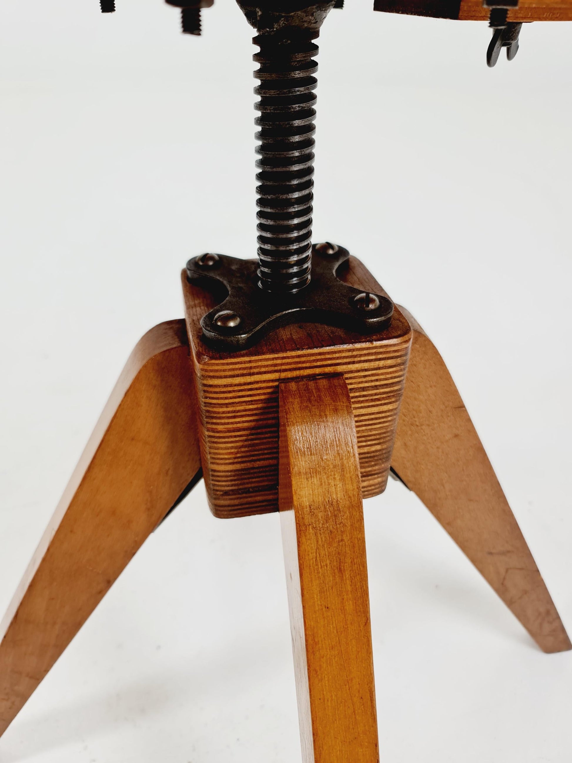 Bauhaus swivel office chair in solid wood By Der FerderDreh 1930s