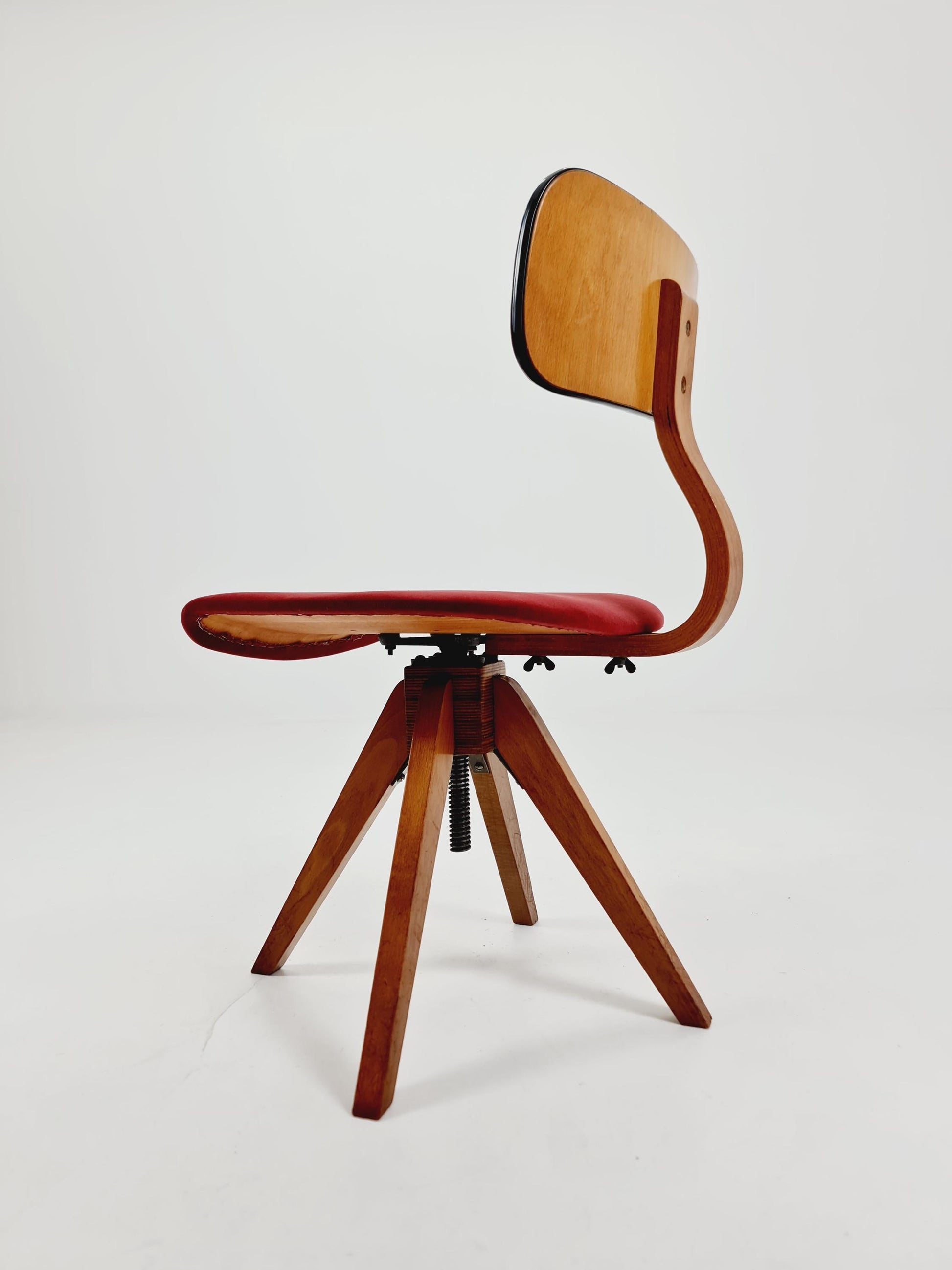 Bauhaus swivel office chair in solid wood By Der FerderDreh 1930s
