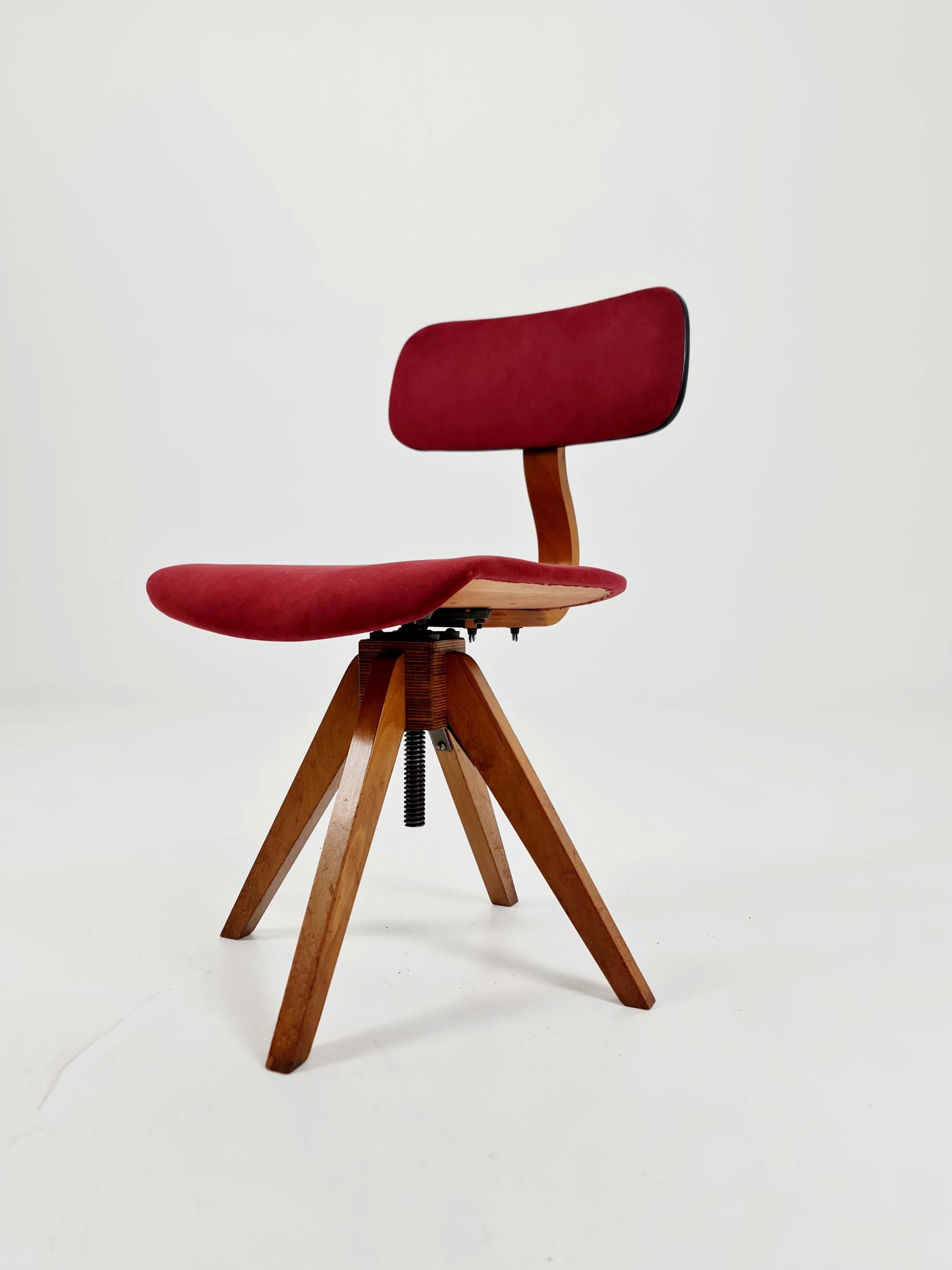 Bauhaus swivel office chair in solid wood By Der FerderDreh 1930s