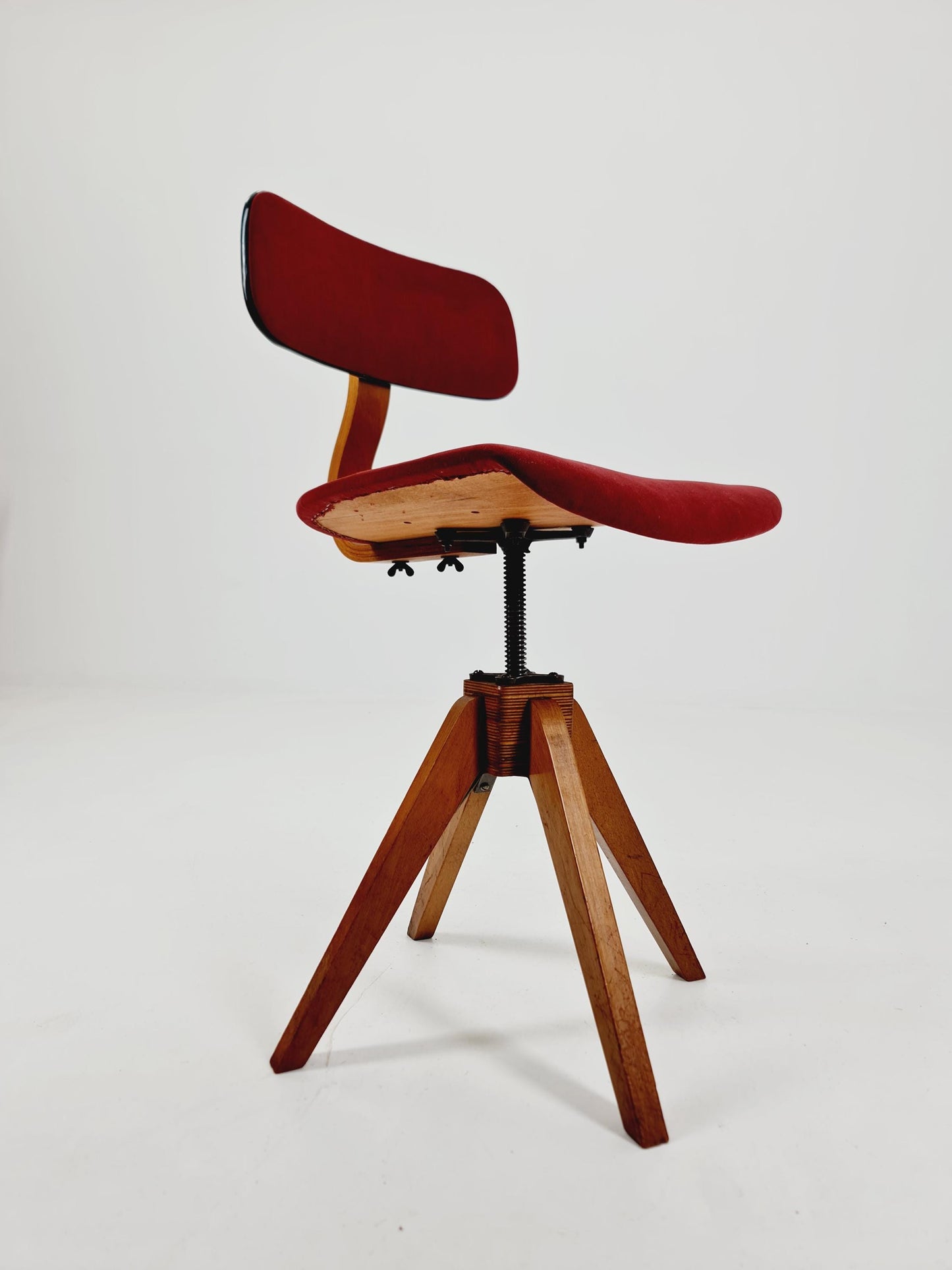 Bauhaus swivel office chair in solid wood By Der FerderDreh 1930s