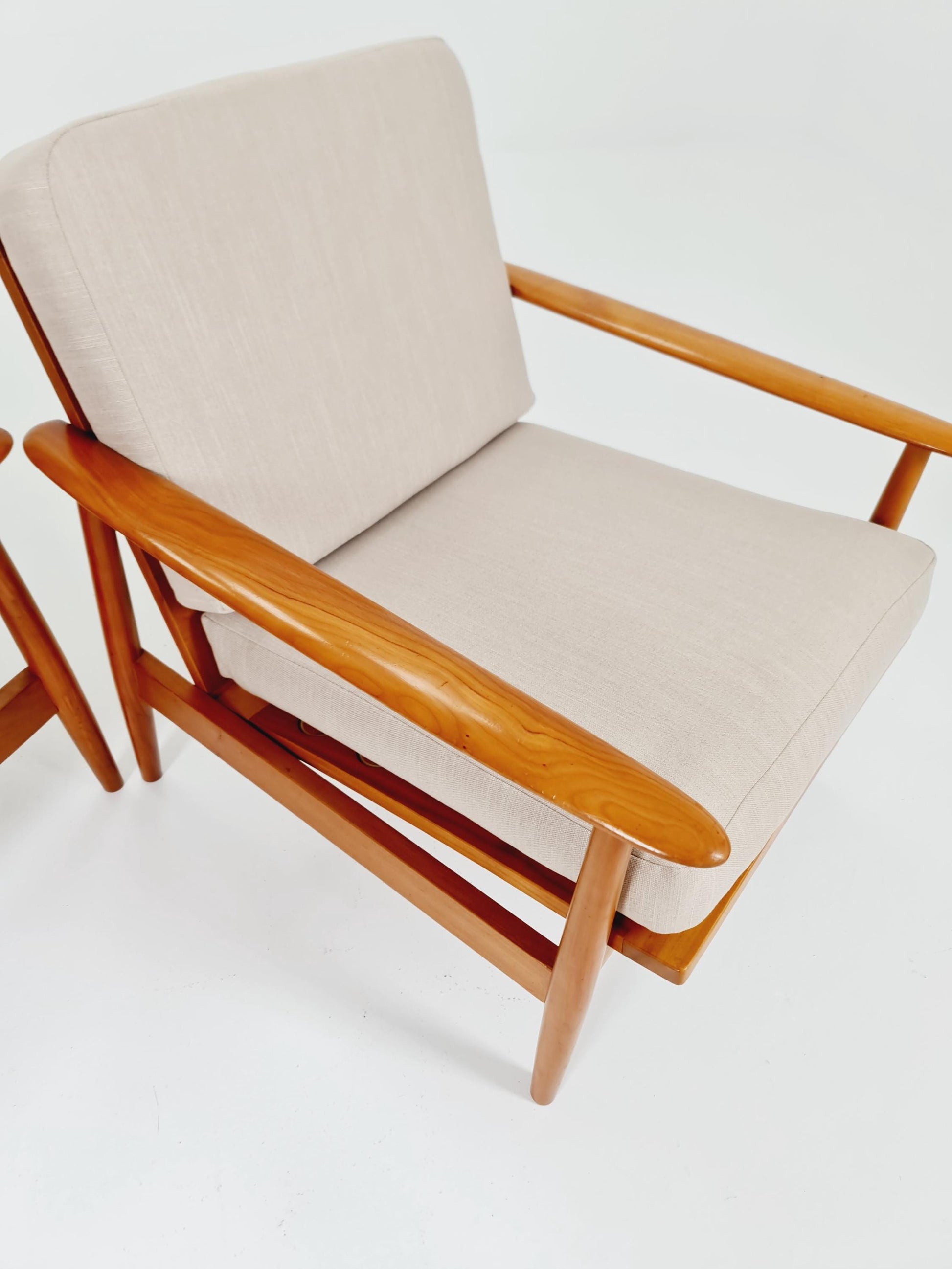 Mid-century pair of German lounge armchair, 1960s