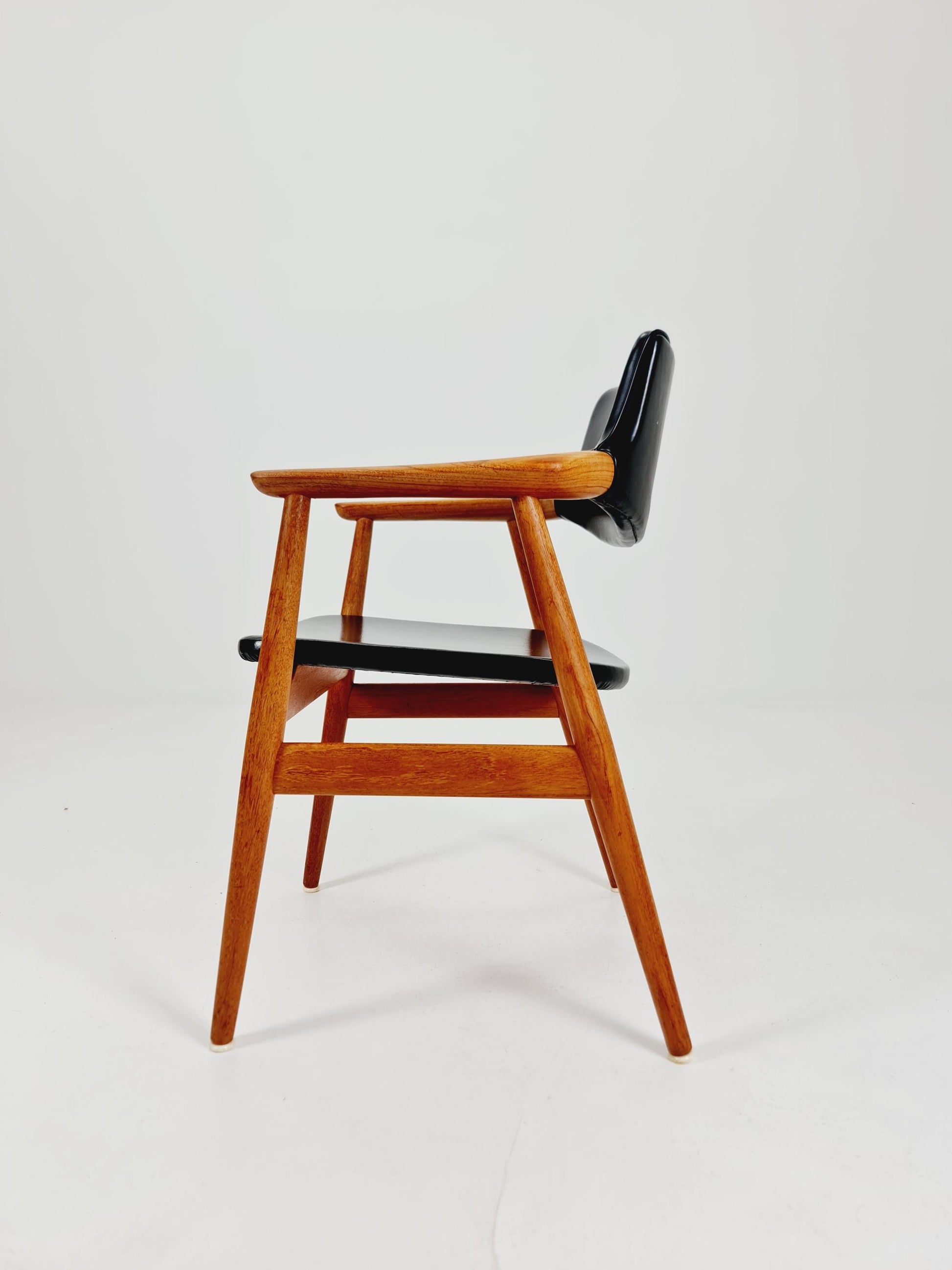 Mid century Danish Teak armchair by ERIK KIRKEGAARD for Glostrup from the 60s