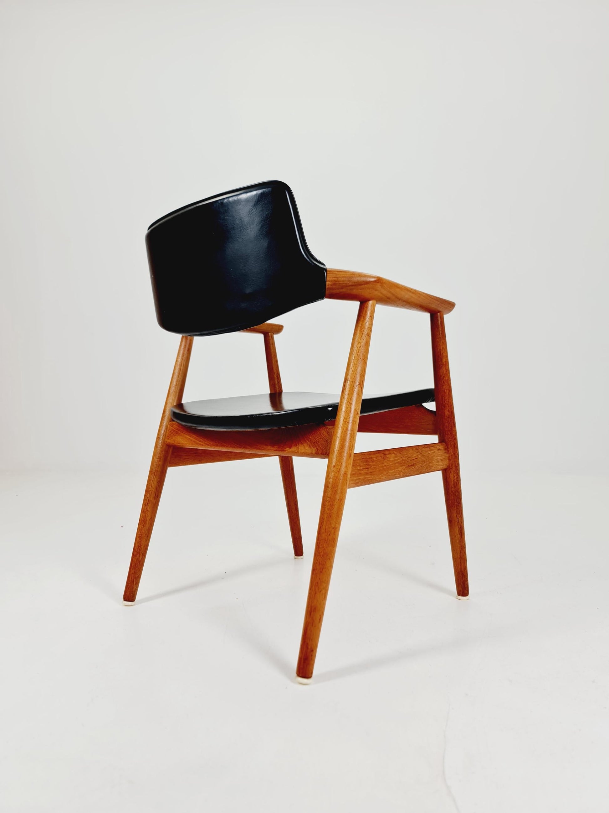 Mid century Danish Teak armchair by ERIK KIRKEGAARD for Glostrup from the 60s