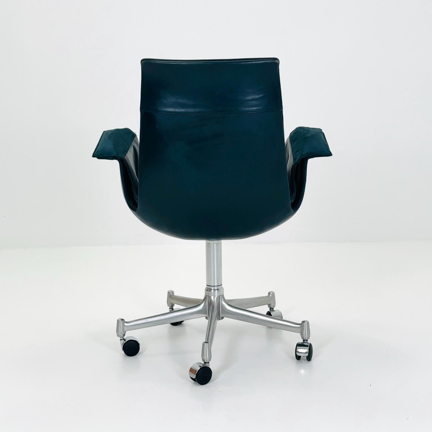 Mid centruy Tulip dark green Desk Chair Modell 6727 by Preben Fabricius & Jørgen Kastholm – for Walter Knoll, 1960s by Kill