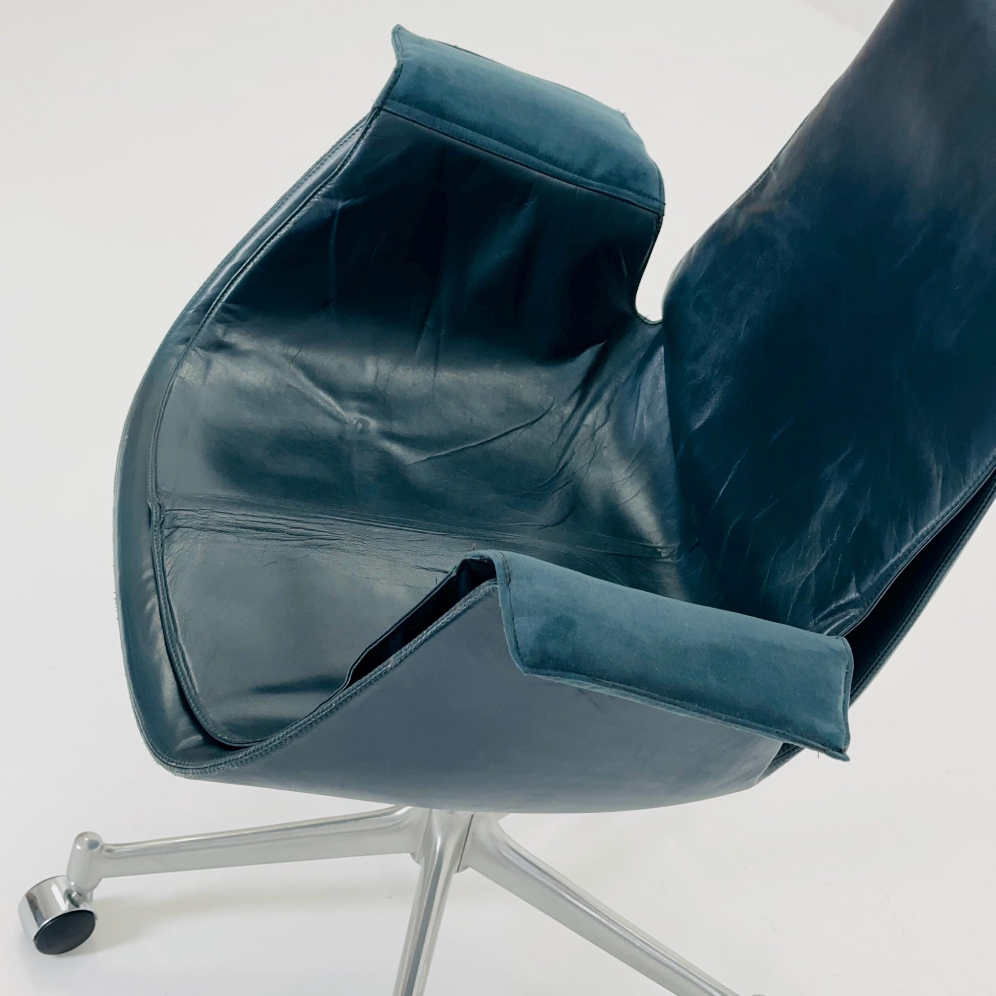 Mid centruy Tulip dark green Desk Chair Modell 6727 by Preben Fabricius & Jørgen Kastholm – for Walter Knoll, 1960s by Kill