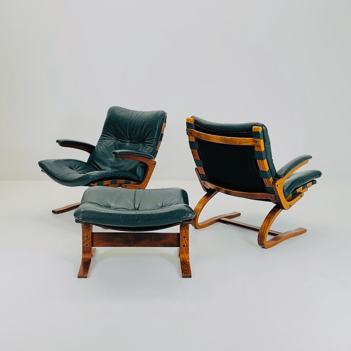 Set of Mid century Kengu Leather Armchairs and ottoman by Elsa & Nordahl Solheim for Rybo Rykken - Norway Scandinavian Design 1960s