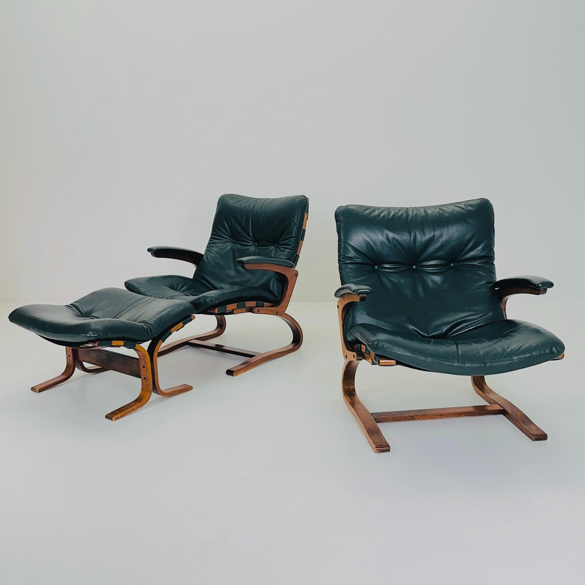 Set of Mid century Kengu Leather Armchairs and ottoman by Elsa & Nordahl Solheim for Rybo Rykken - Norway Scandinavian Design 1960s