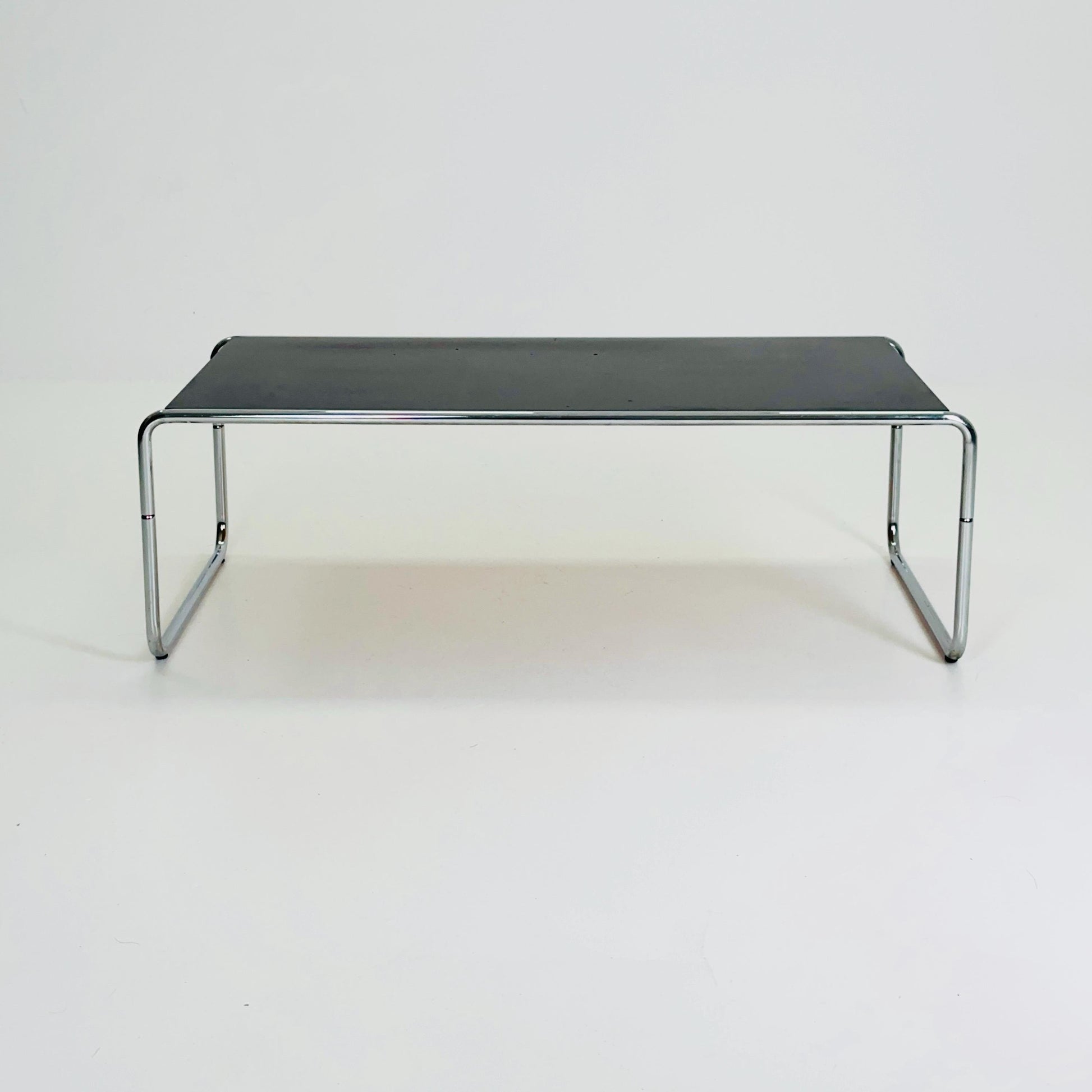 Mid century Bauhaus design coffee tables by Marcel Breuer 'Laccio' Italy 1980s