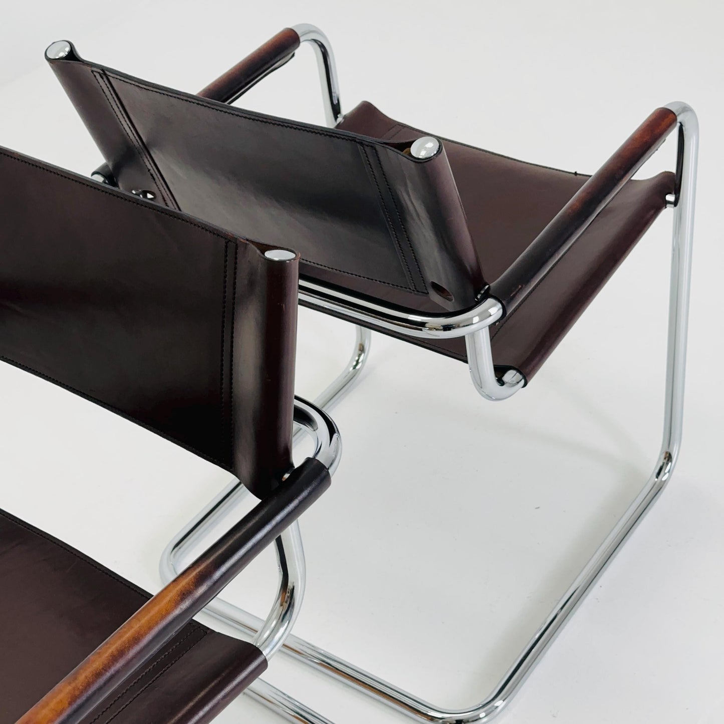 set of 2 Mid century Bauhaus B34 brown leather cantilevered chairs by Mart Stam for Jox Interni italy 1980s
