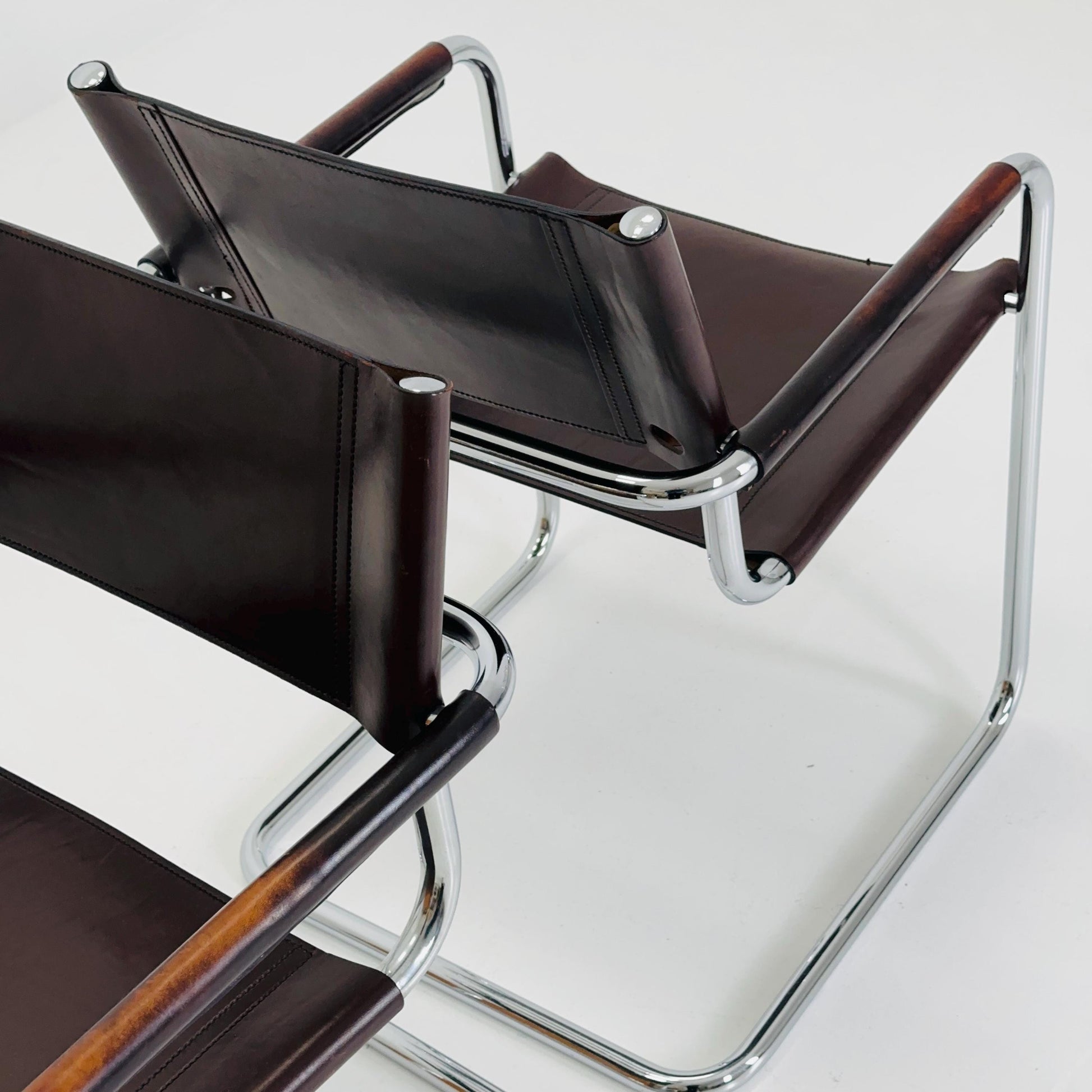 set of 2 Mid century Bauhaus B34 brown leather cantilevered chairs by Mart Stam for Jox Interni italy 1980s