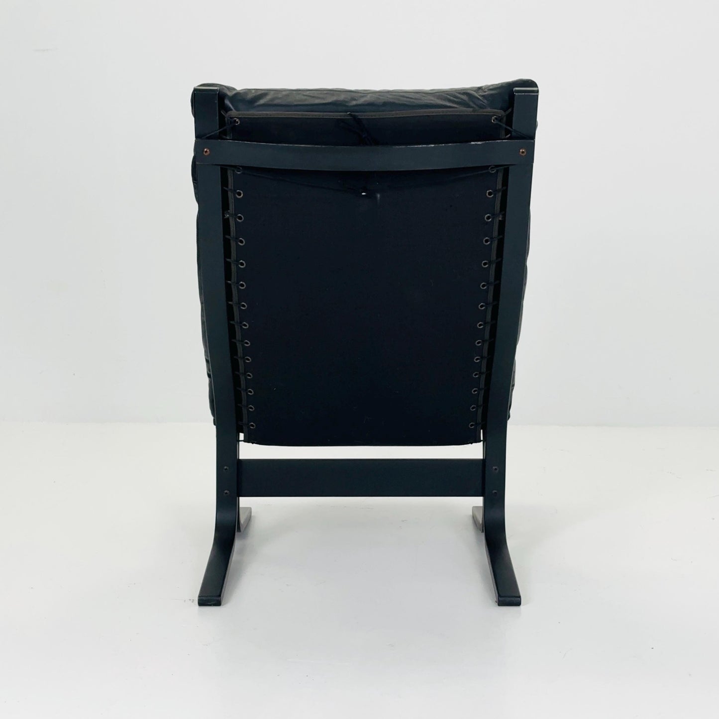 Mid Century “Siesta” Armchair by Ingmar Relling, Westnofa Furniture, Norway — Full Black Edition, Leather & Wooden Frame, 1960s