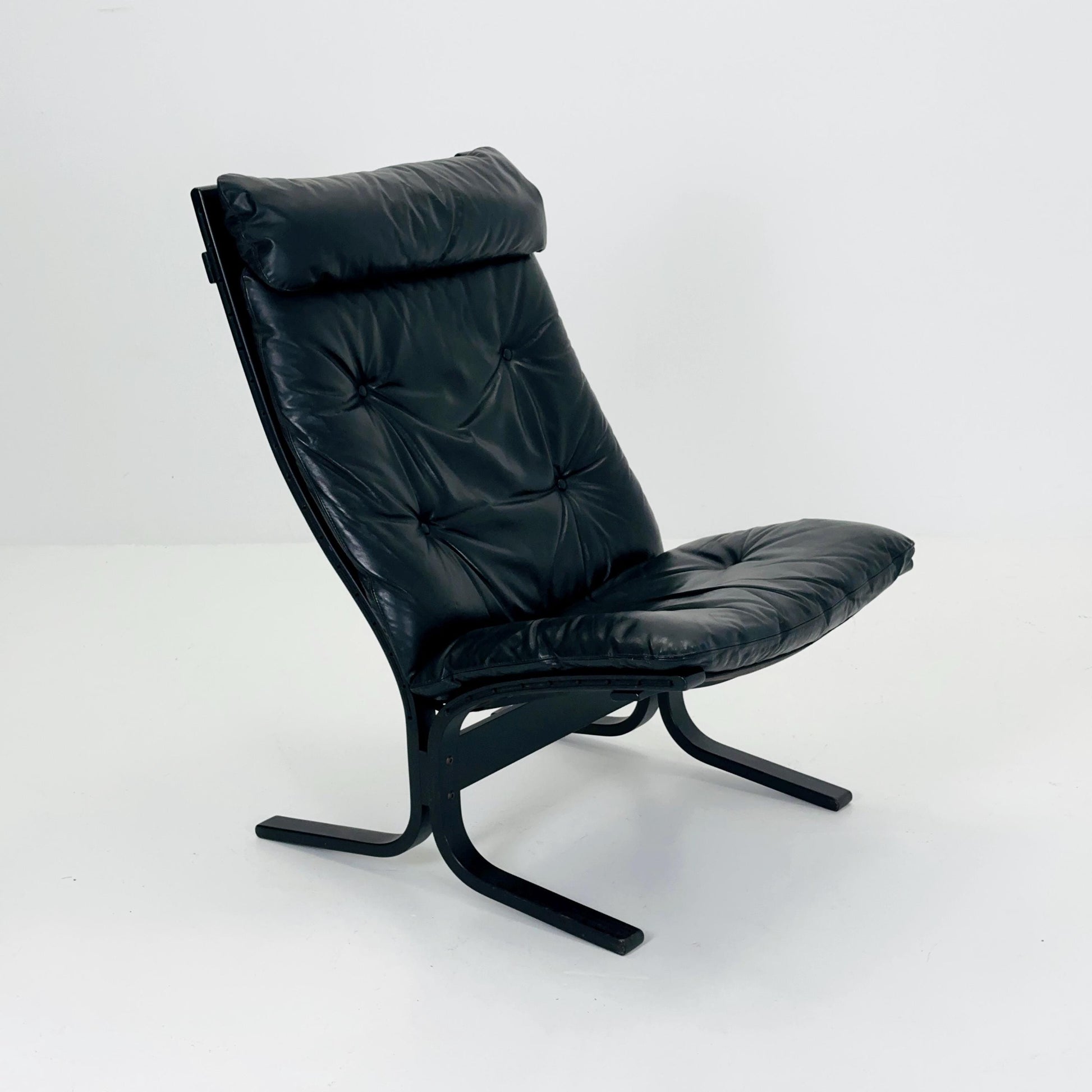 Mid Century “Siesta” Armchair by Ingmar Relling, Westnofa Furniture, Norway — Full Black Edition, Leather & Wooden Frame, 1960s