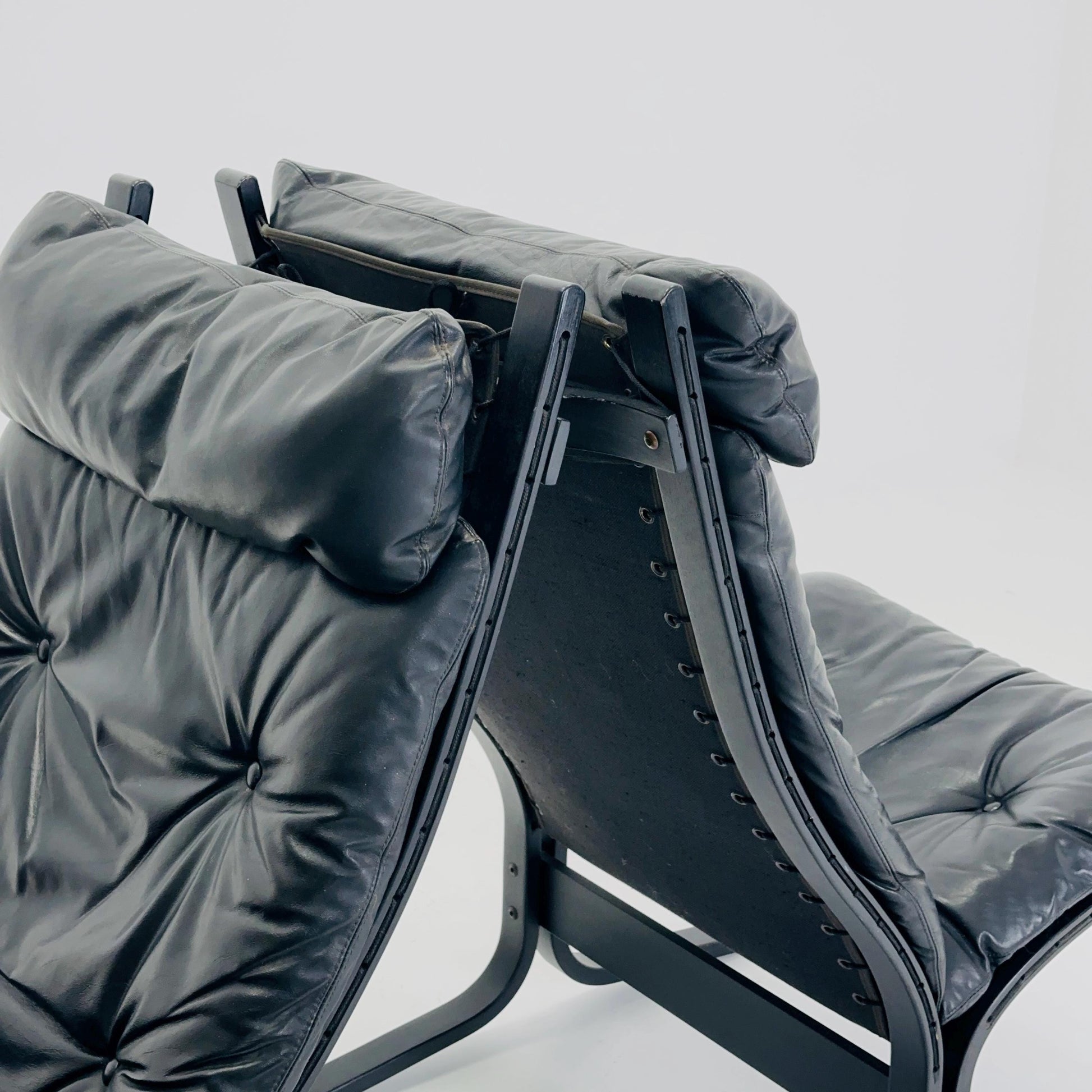 Set of 4 Mid Century “Siesta” lounge chair by Ingmar Relling, Westnofa Furniture, Norway — Full Black Edition, Leather & Wooden Frame, 1960s