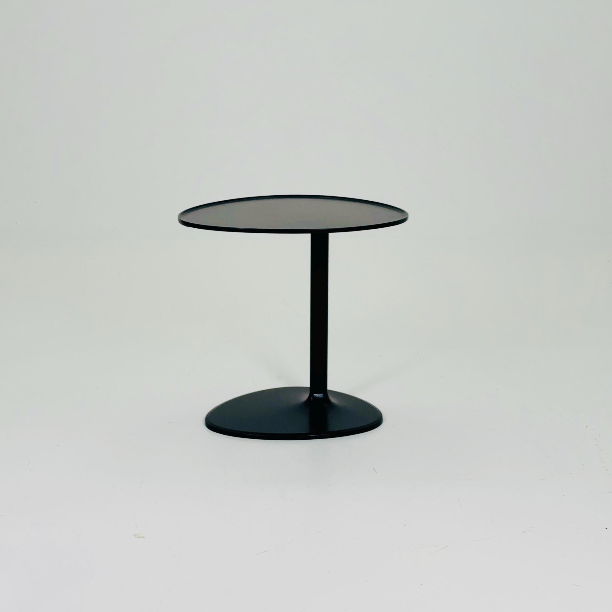 Mcm minimalistic Vinus black side table by Ya Yin Chen for Fafa Casa Taiwan