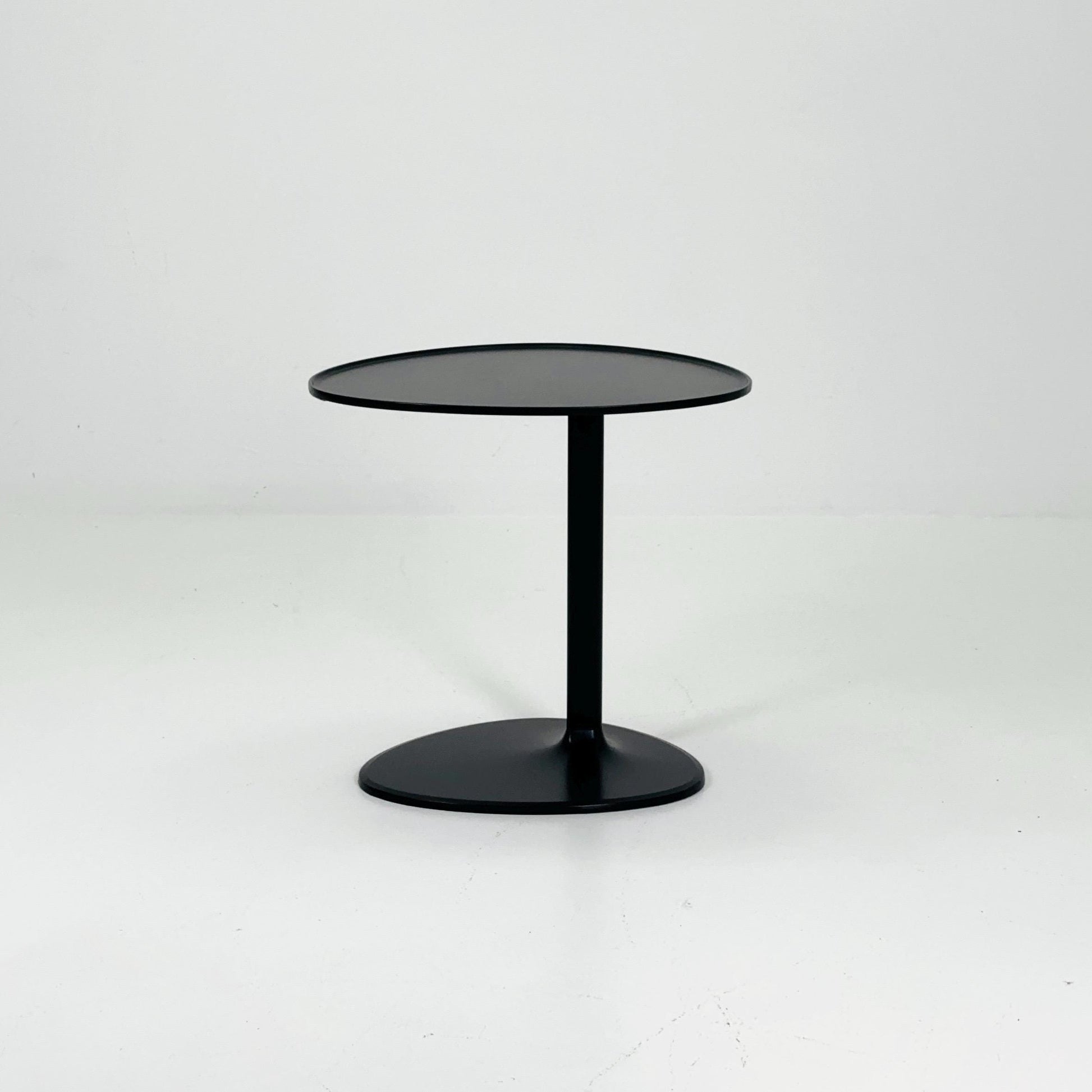 Mcm minimalistic Vinus black side table by Ya Yin Chen for Fafa Casa Taiwan