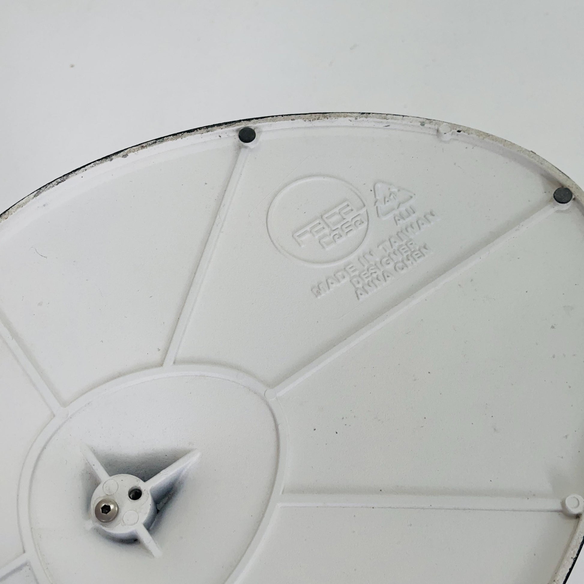 Mcm minimalistic Vinus black side table by Ya Yin Chen for Fafa Casa Taiwan