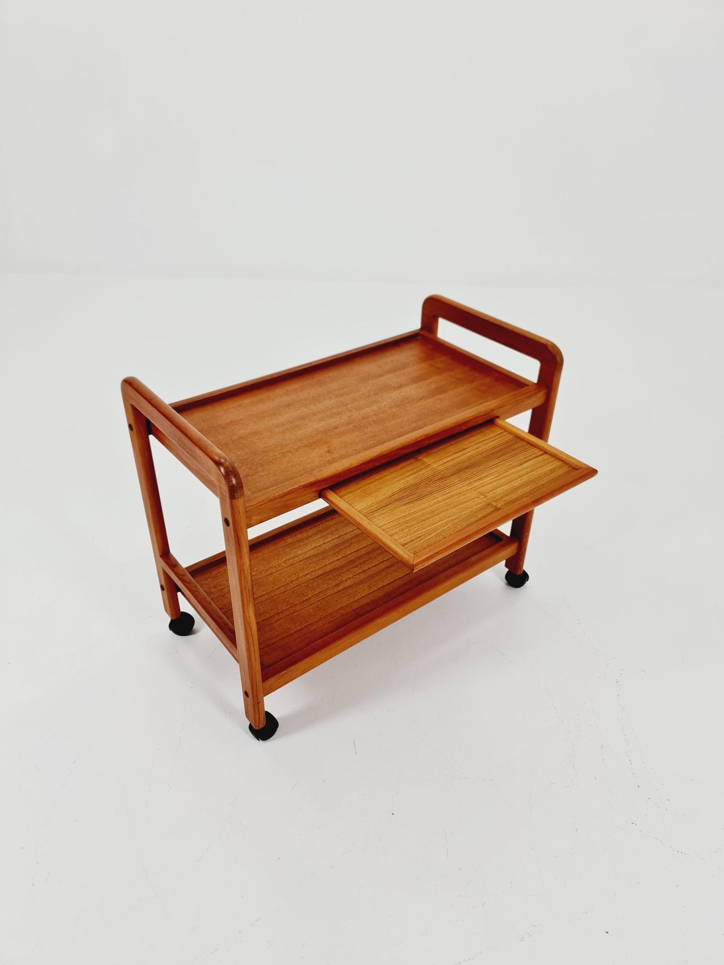 Vintage Danish mid century trolley bar cart in solid teak By Sika Möbler, 1960s