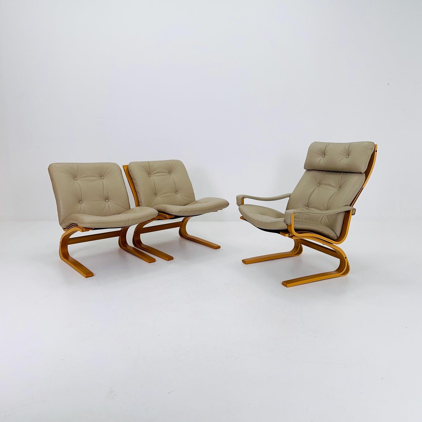 Set of 2 Mid century Norwegian Kengu leather lounge chairs by Elsa & Nordahl Solheim for Rybo Rykken - 1970s Norway