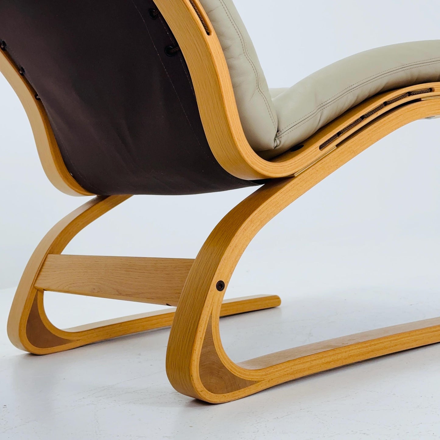 Set of 2 Mid century Norwegian Kengu leather lounge chairs by Elsa & Nordahl Solheim for Rybo Rykken - 1970s Norway