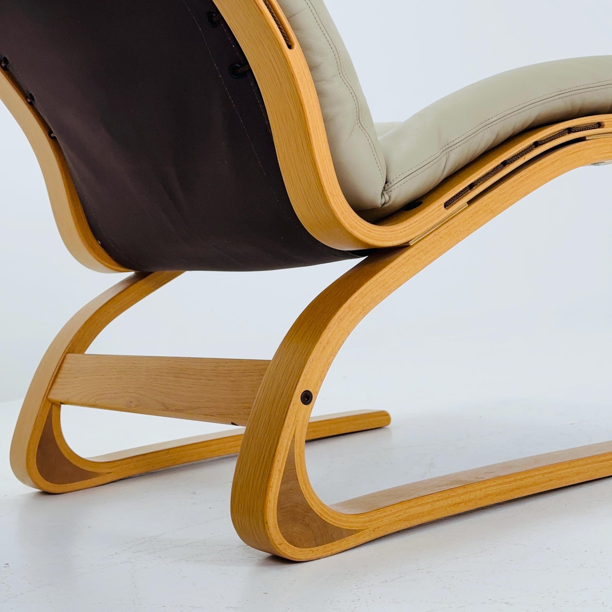 Set of 2 Mid century Norwegian Kengu leather lounge chairs by Elsa & Nordahl Solheim for Rybo Rykken - 1970s Norway