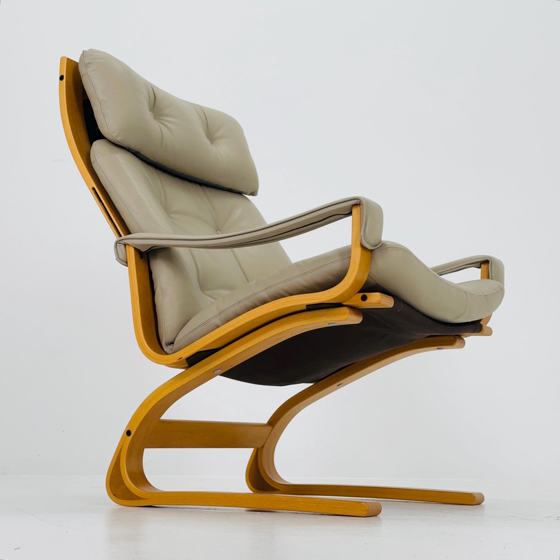 Mid century Norwegian Kengu leather high back lounge chair by Elsa & Nordahl Solheim for Rybo Rykken - 1970s Norway