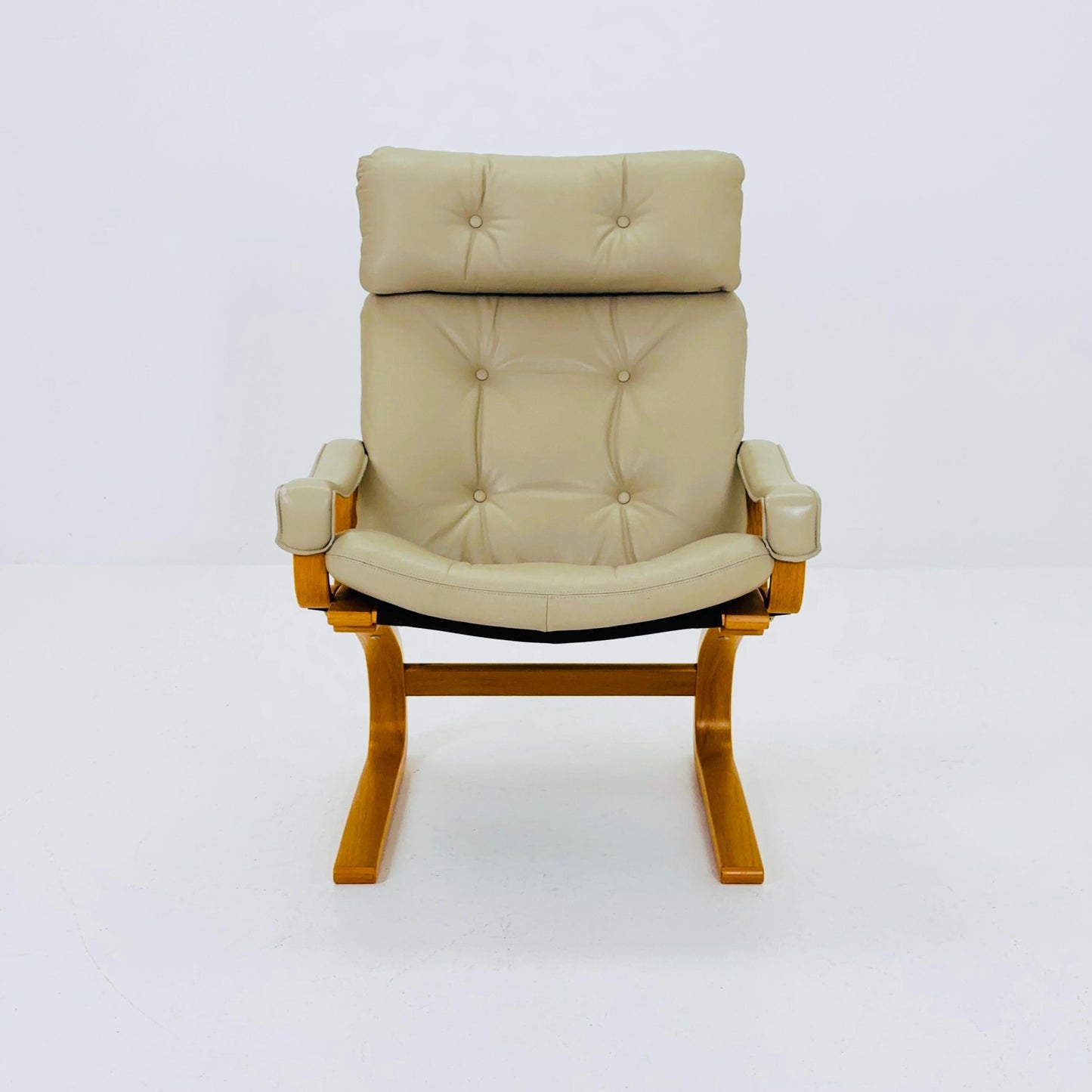 Mid century Norwegian Kengu leather high back lounge chair by Elsa & Nordahl Solheim for Rybo Rykken - 1970s Norway
