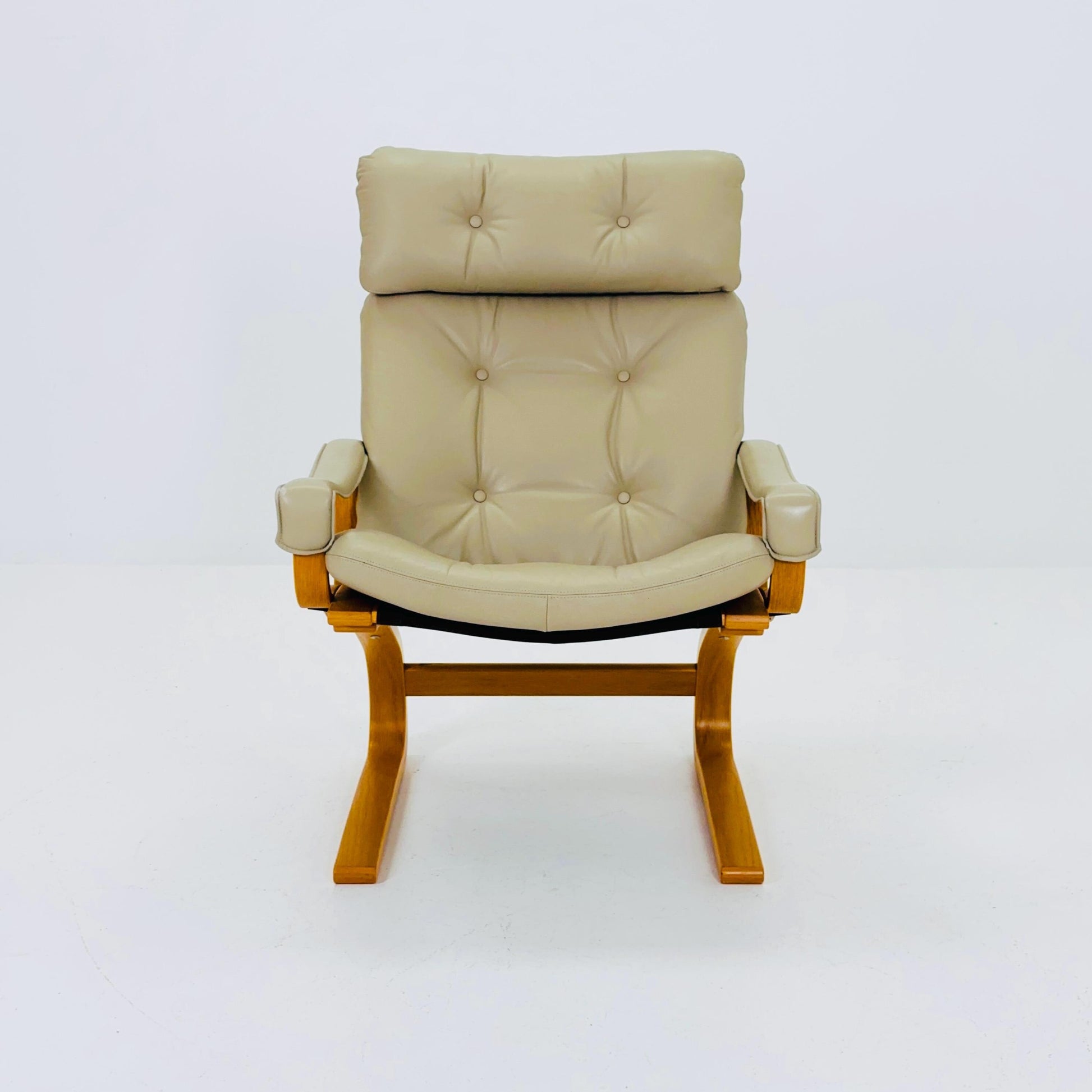 Mid century Norwegian Kengu leather high back lounge chair by Elsa & Nordahl Solheim for Rybo Rykken - 1970s Norway