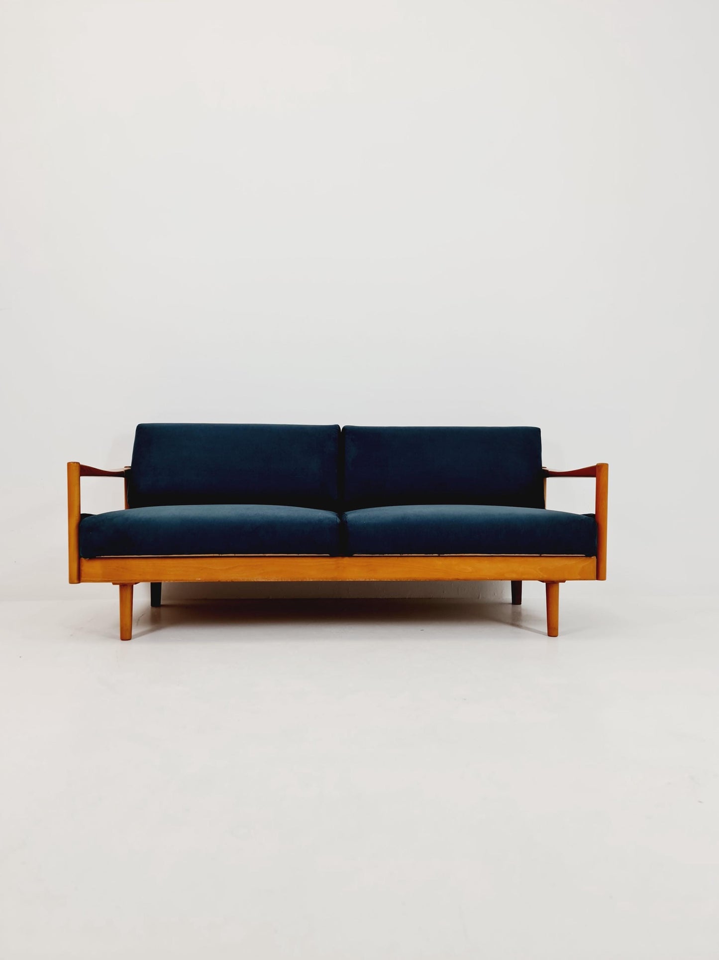Rare Midcentury Stella Sofa Ash wood Daybed By Walter knoll , Germany, 1950s
