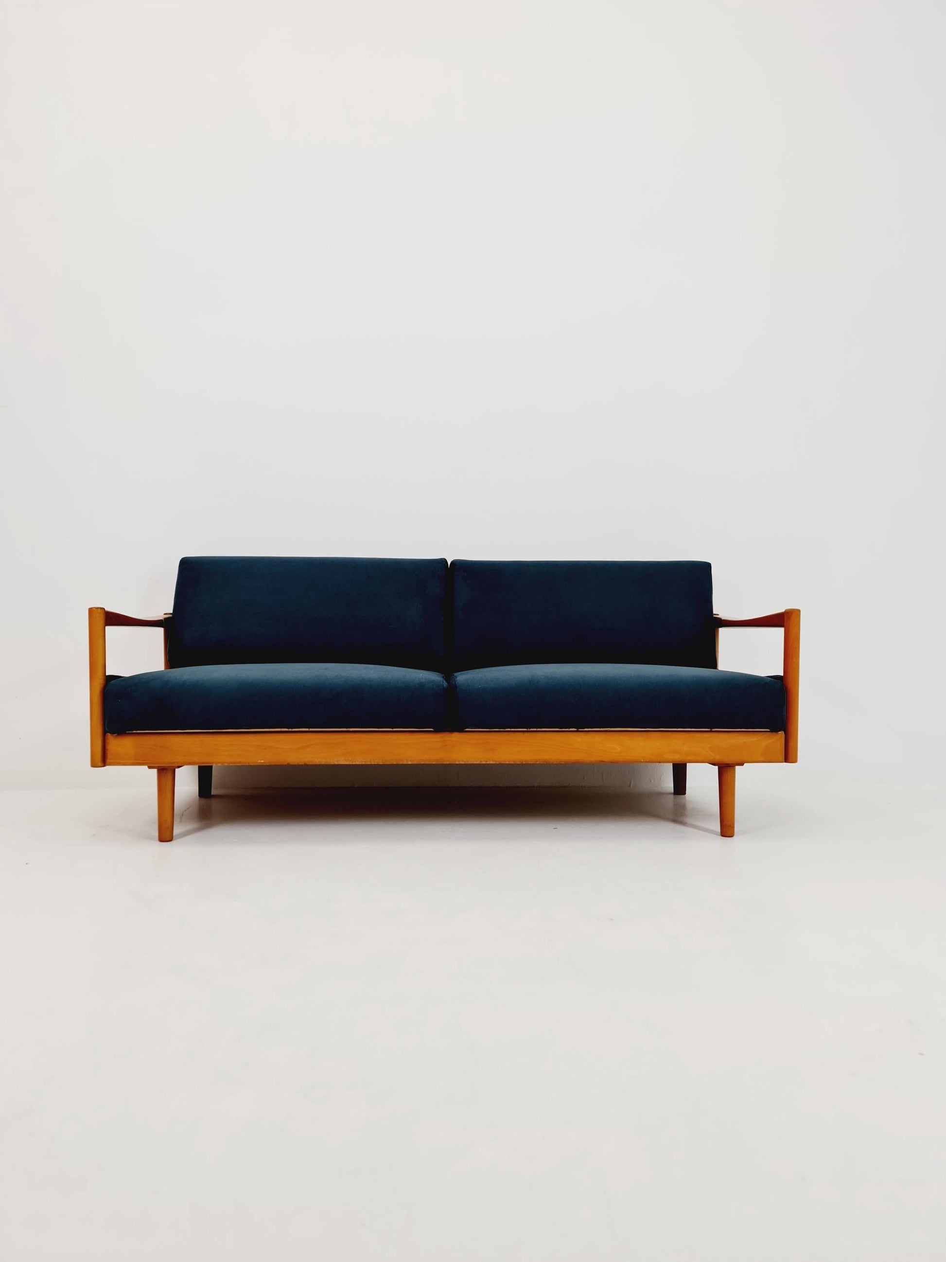 Rare Midcentury Stella Sofa Ash wood Daybed By Walter knoll , Germany, 1950s