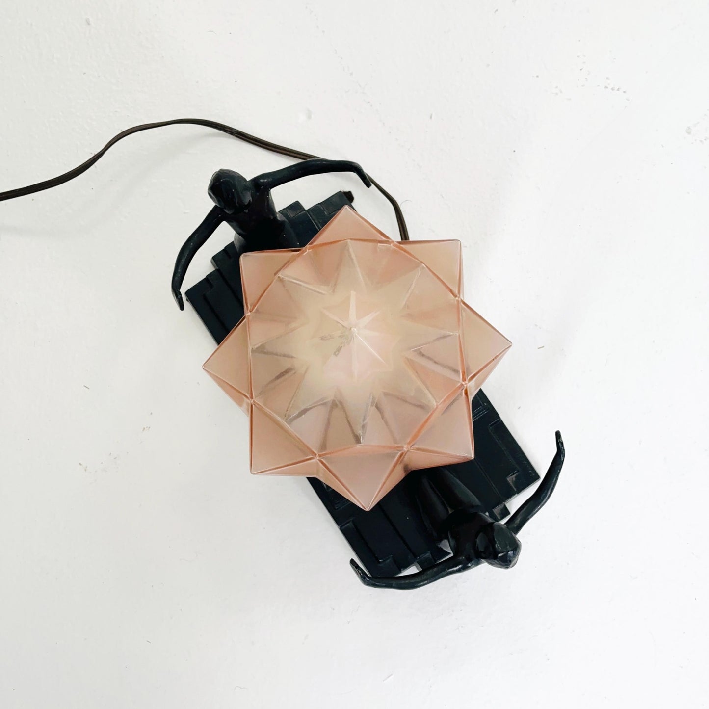 Art Deco Frankart Table Lamp with Kneeling Women & Amber Geometric Glass Shade, 1930s USA