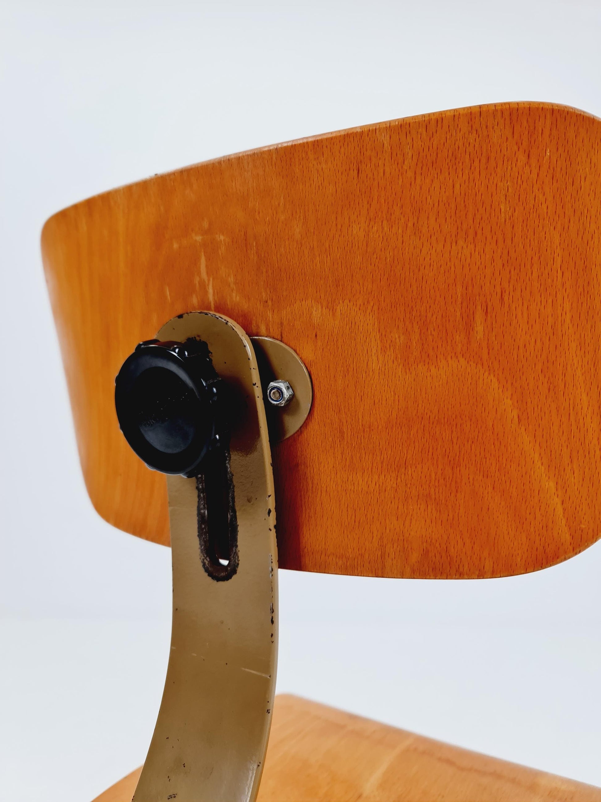 Bauhaus swivel office chair in solid wood By Polster Gleich ,1930s
