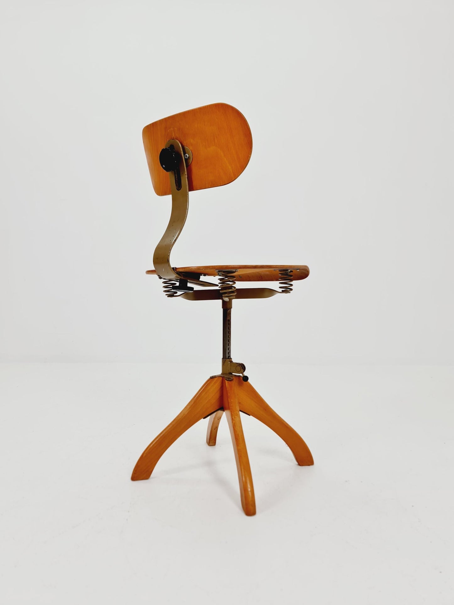 Bauhaus swivel office chair in solid wood By Polster Gleich ,1930s