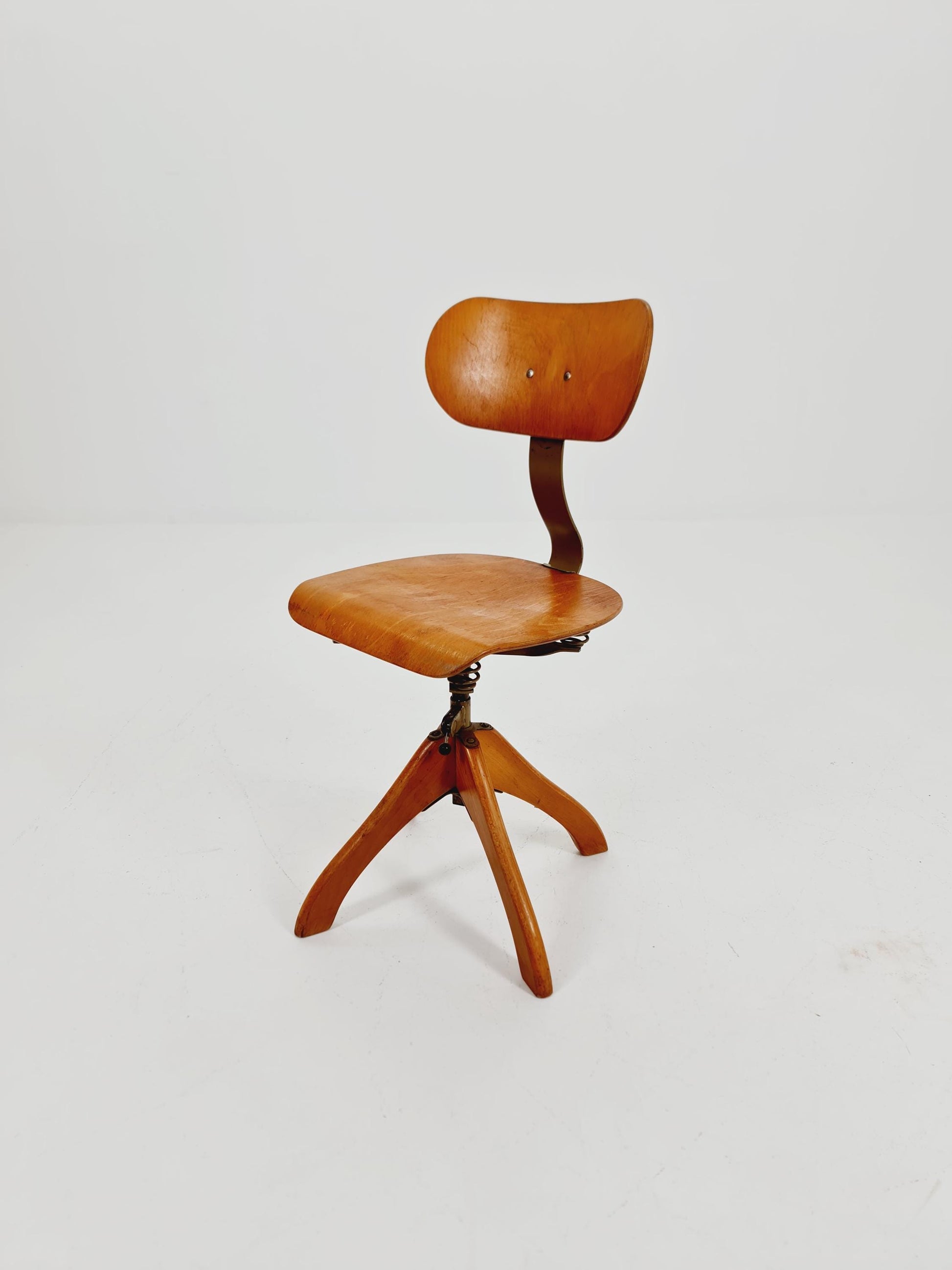 Bauhaus swivel office chair in solid wood By Polster Gleich ,1930s