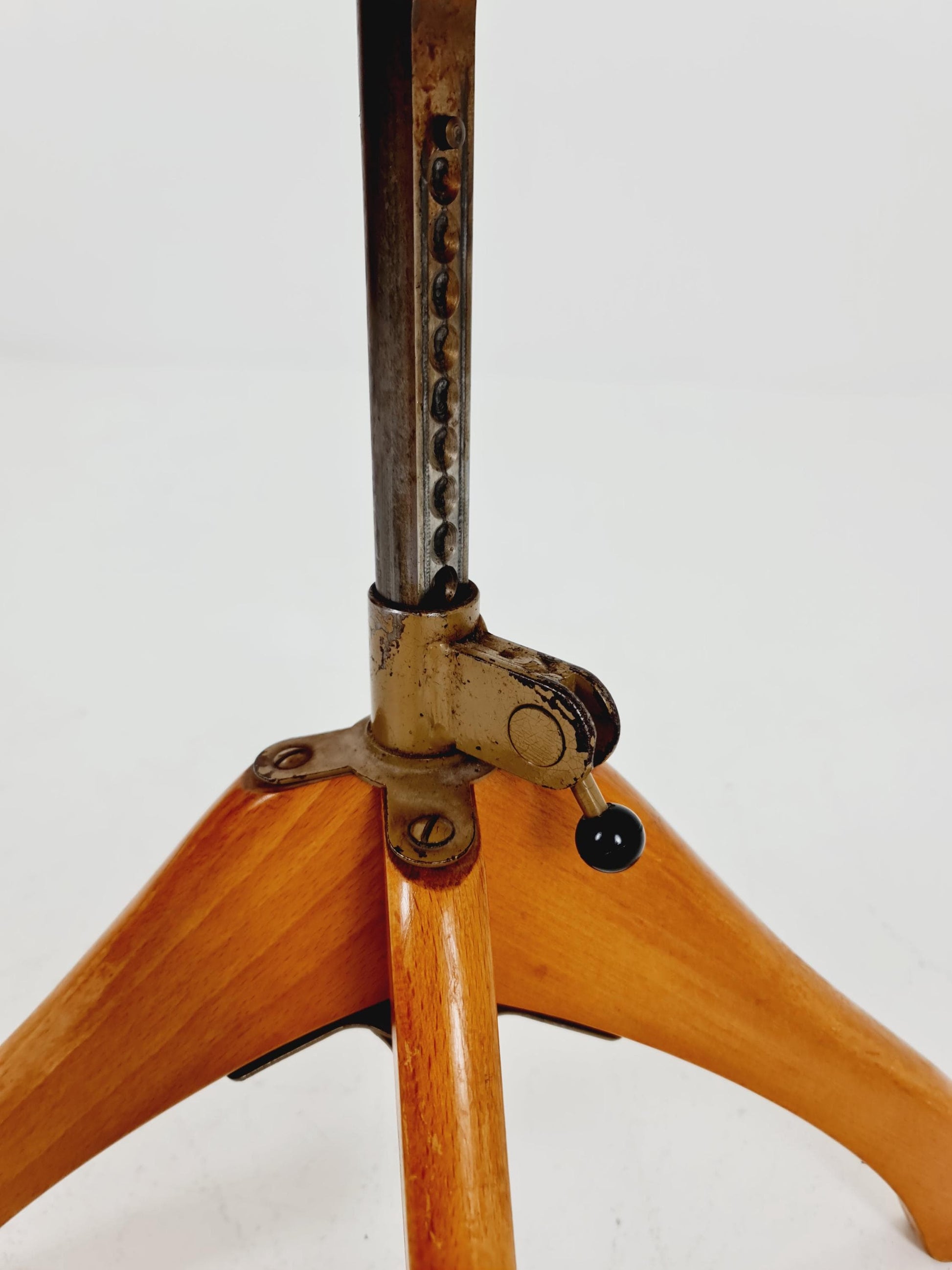 Bauhaus swivel office chair in solid wood By Polster Gleich ,1930s