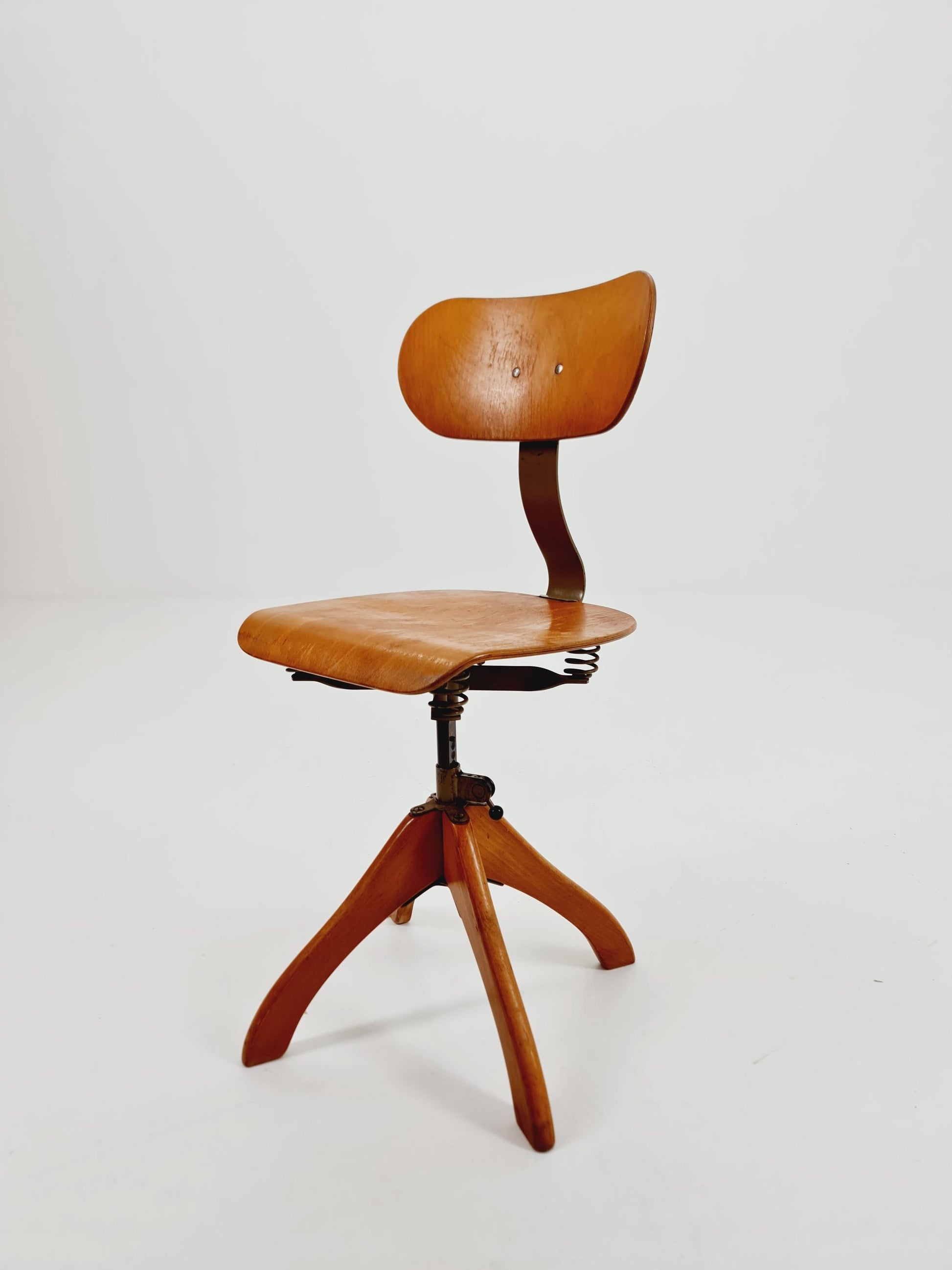 Bauhaus swivel office chair in solid wood By Polster Gleich ,1930s