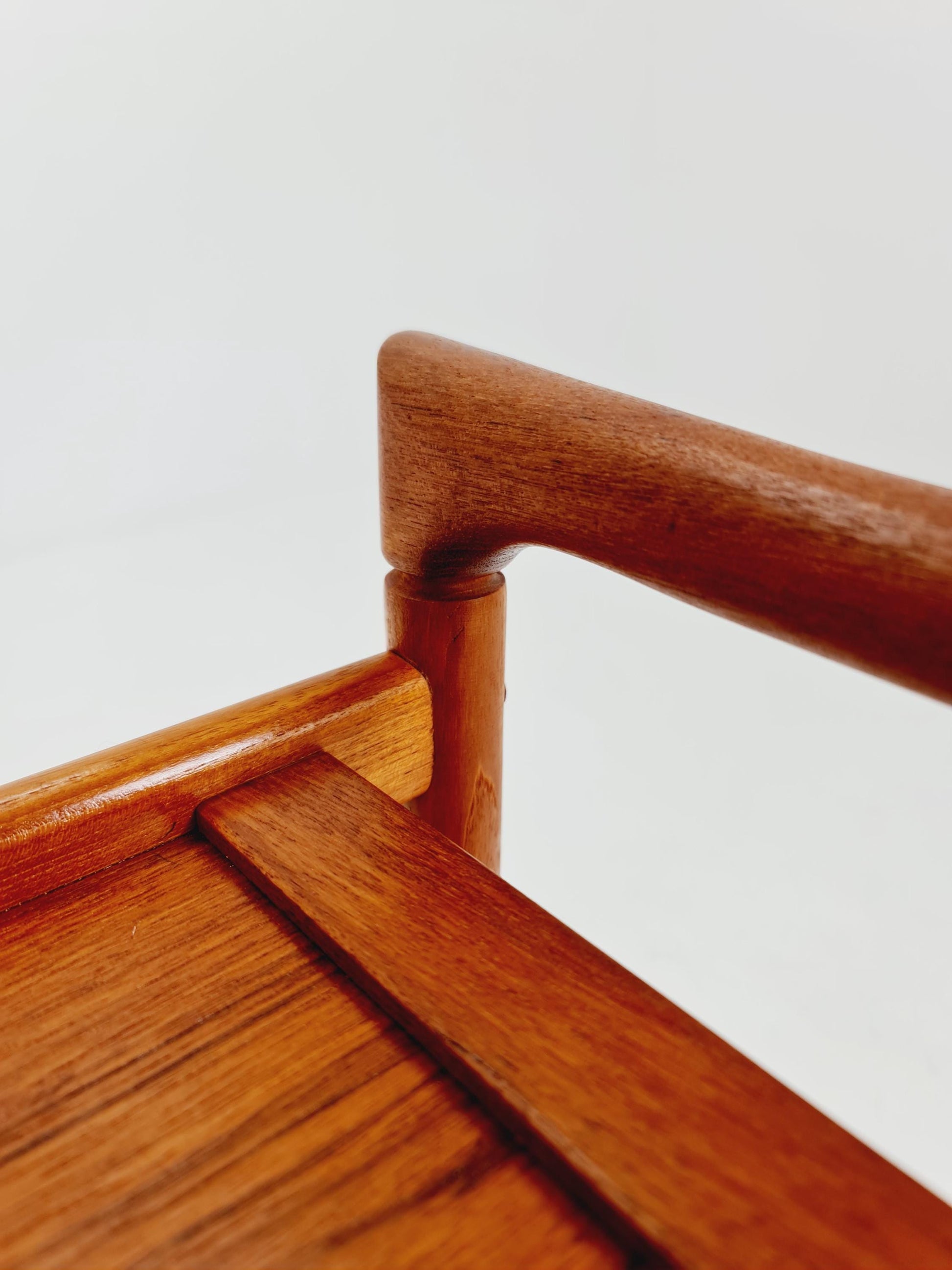 Vintage Danish mid century trolley bar cart in solid teak By Dyrlund, 1960s