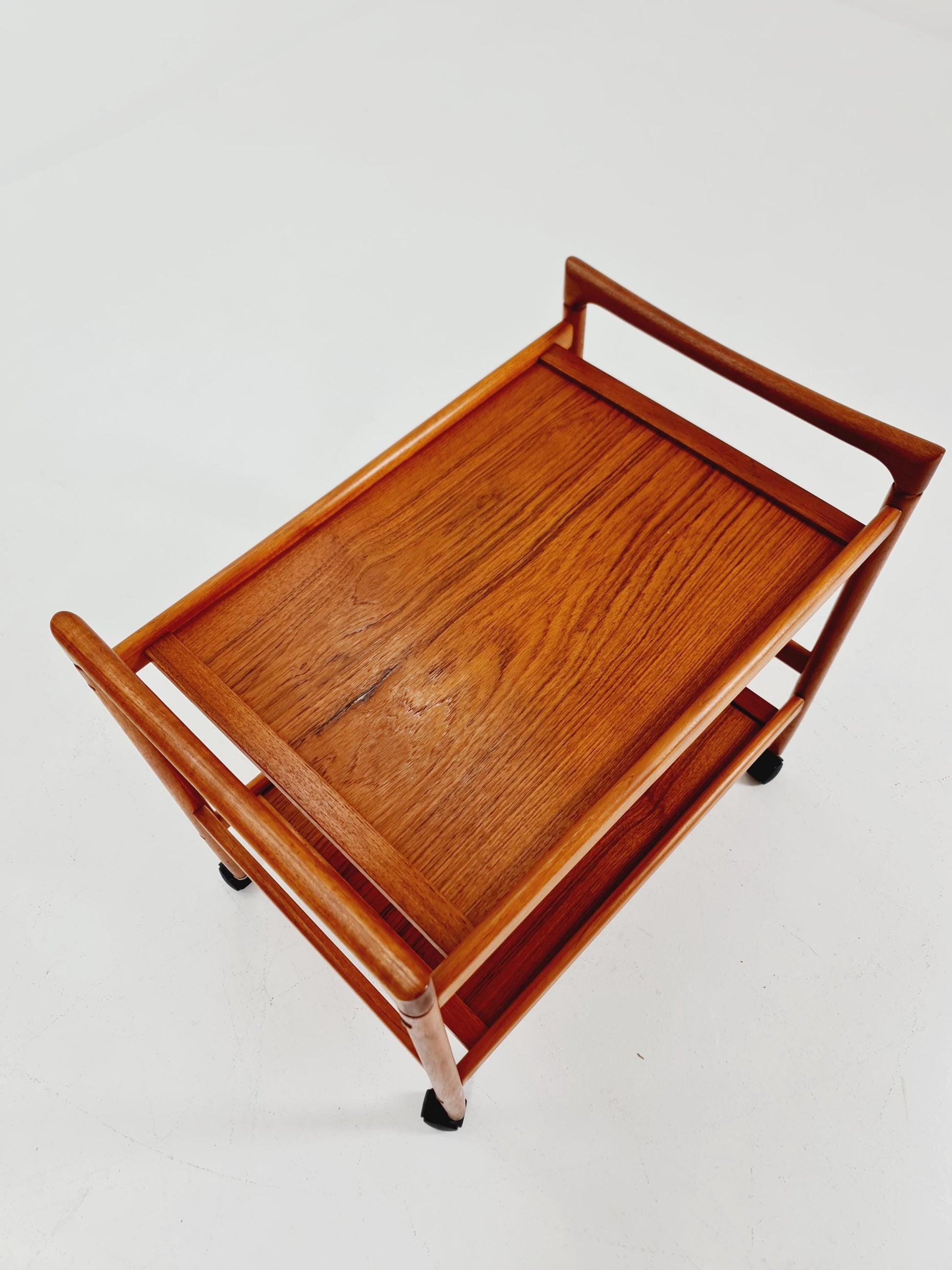 Vintage Danish mid century trolley bar cart in solid teak By Dyrlund, 1960s