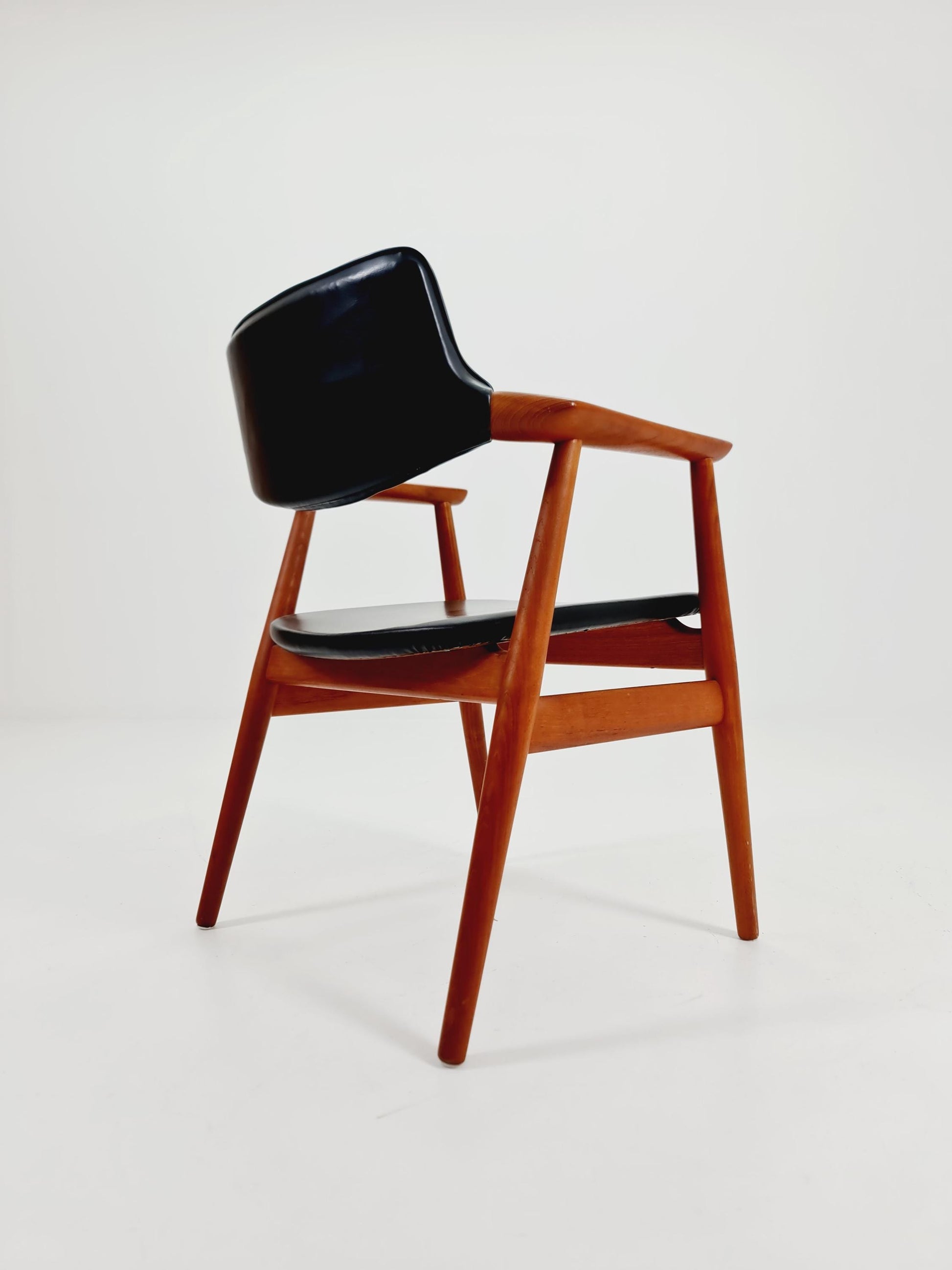 Mid century Danish Teak armchair by ERIK KIRKEGAARD for Glostrup from the 60s