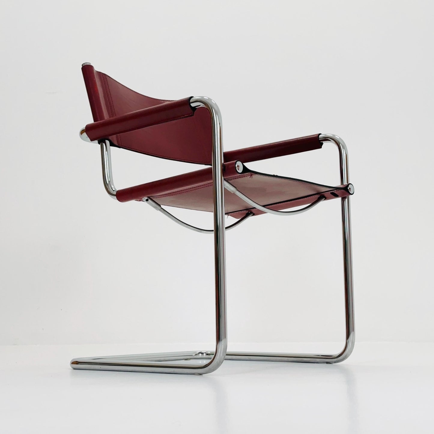 Mid century Bauhaus Matteo Grassi Mg5 wine red leather cantilever armchair by Mart Stam italy 1980s